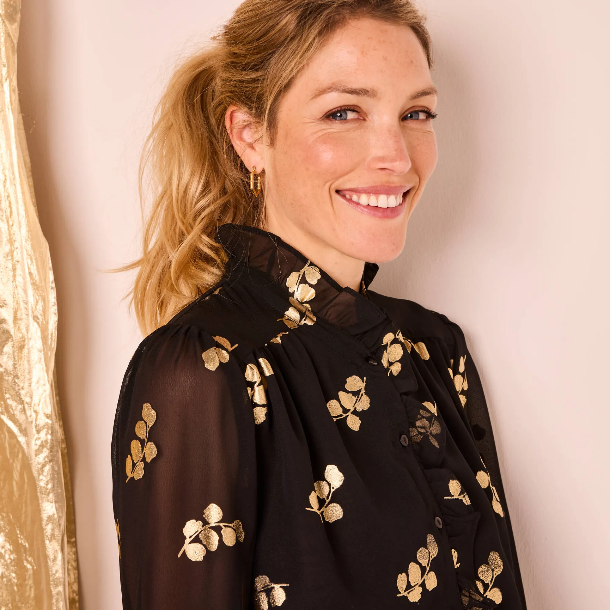 Feestoutfits Dames|Bloes En Tuniek<Blancheporte Bloes met strook, voile met gouden print zwart
