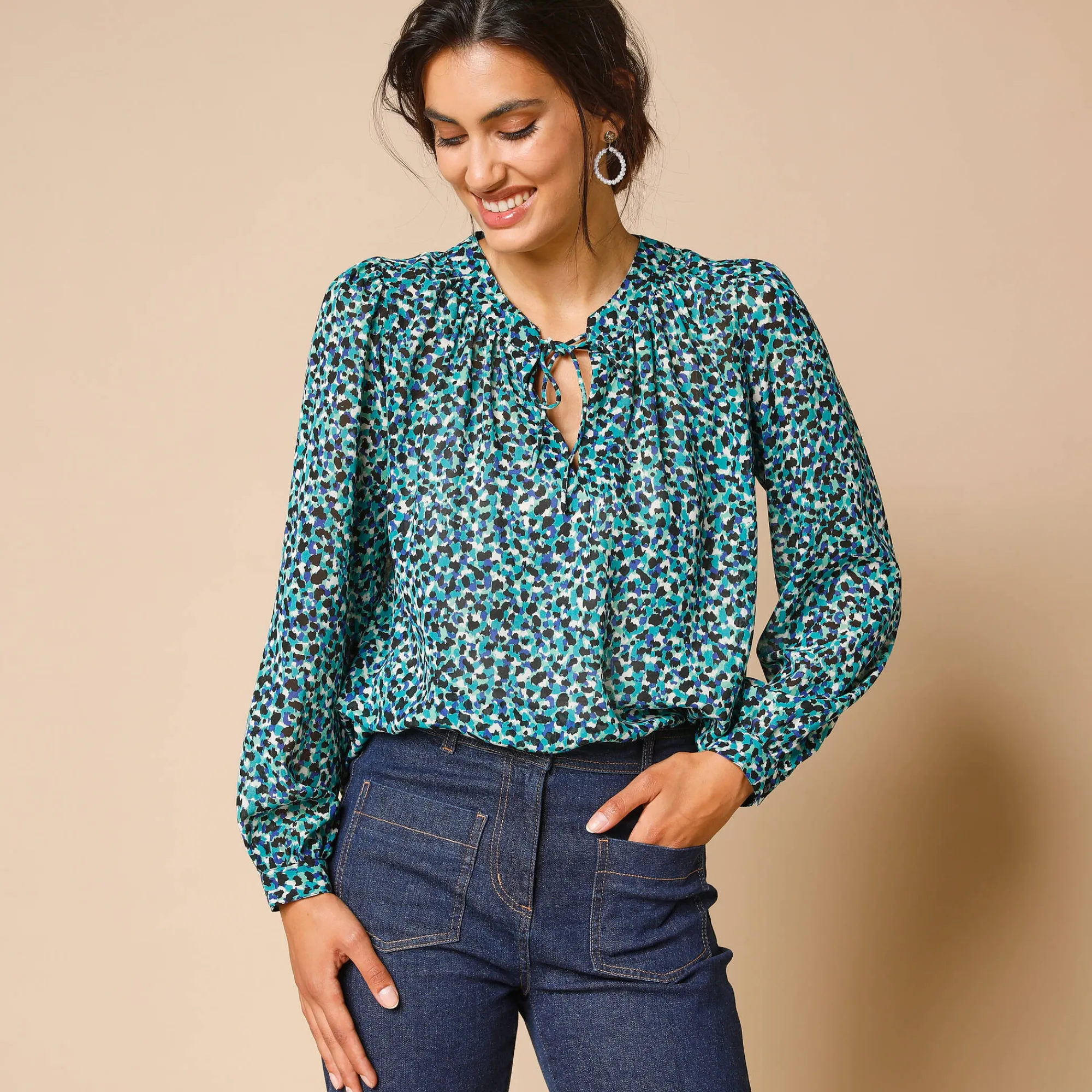 Bloes En Tuniek<Lora Zellini Bloes met Tunesische hals en dierenhuidprint, lange mouwen groen / blauw