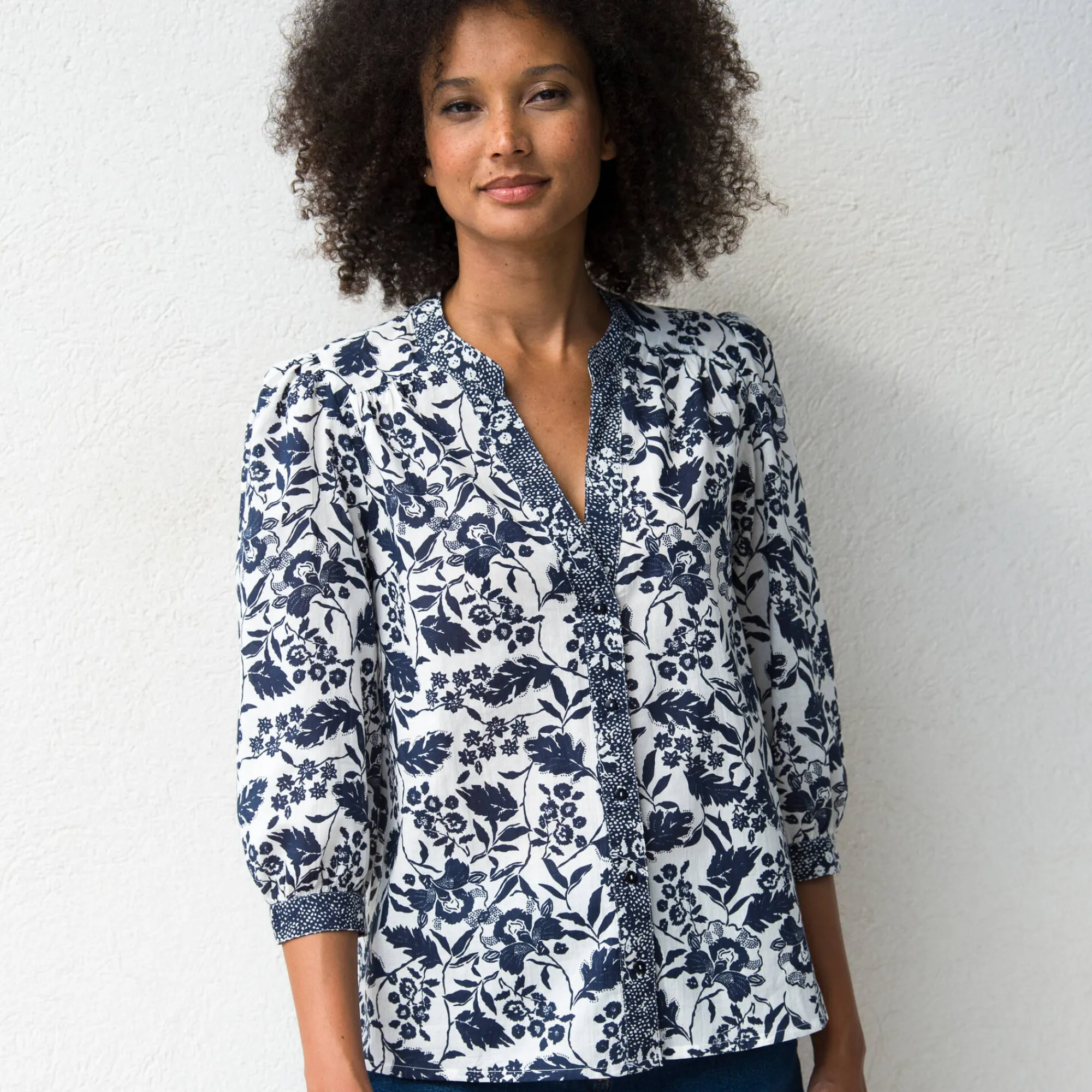Bloes En Tuniek<Blancheporte Bloes met Tunesische hals en 3/4-mouwen, tweekleurige print ecru / marine
