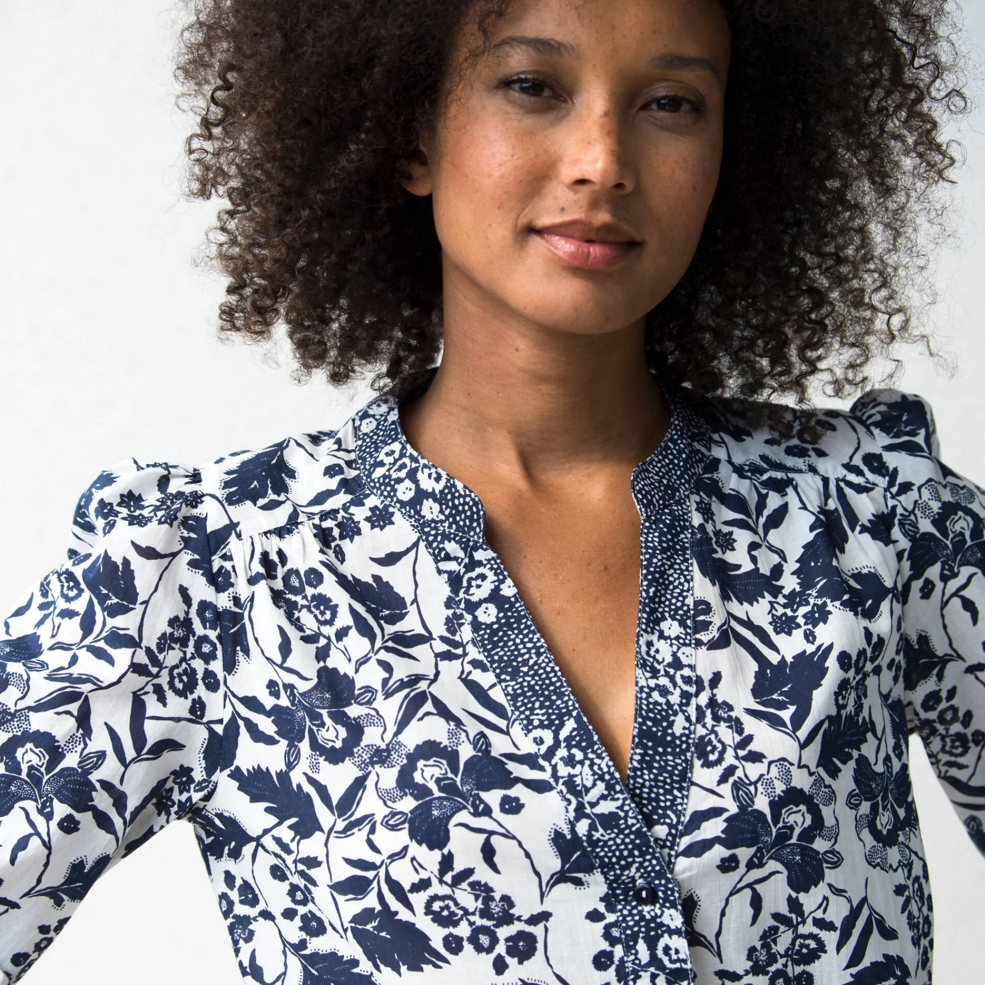 Bloes En Tuniek<Blancheporte Bloes met Tunesische hals en 3/4-mouwen, tweekleurige print ecru / marine