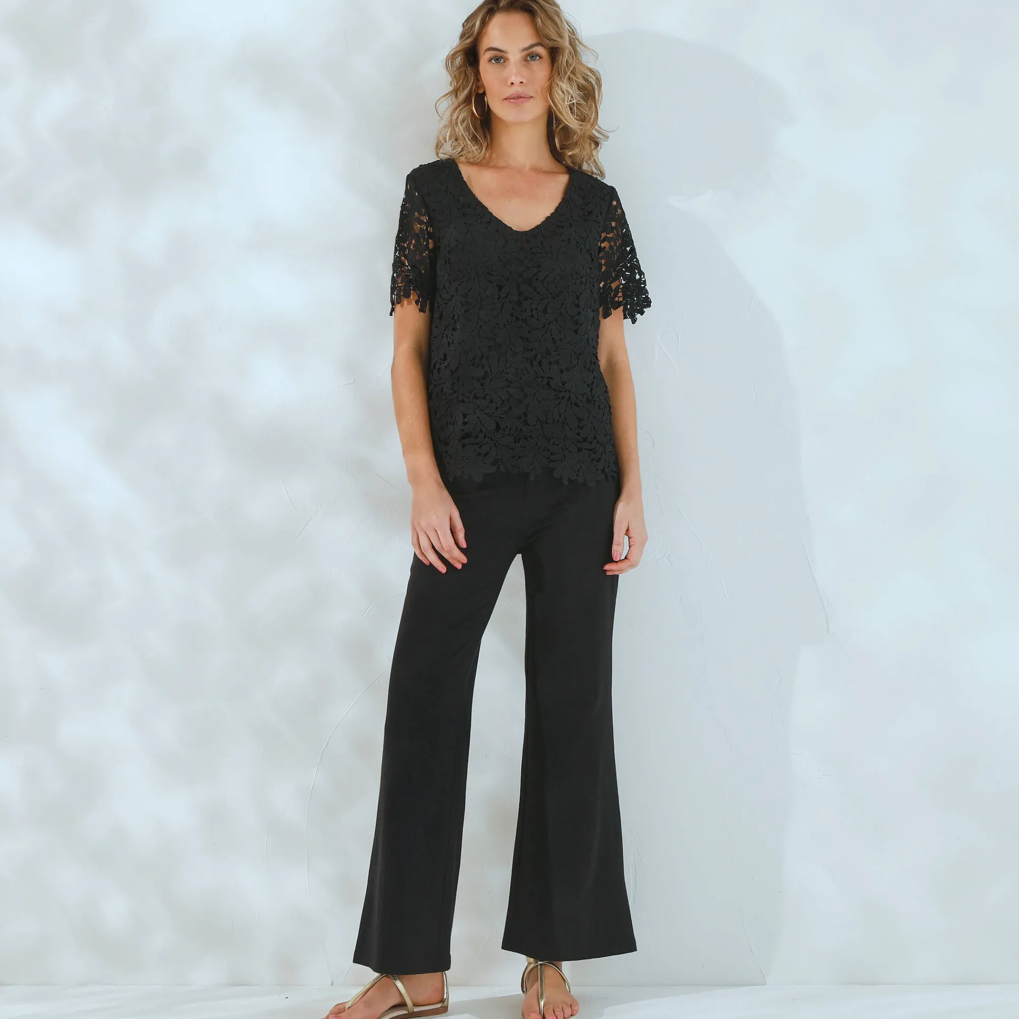Bloes En Tuniek<Blancheporte Bloes met V-hals, volledig in macramé zwart