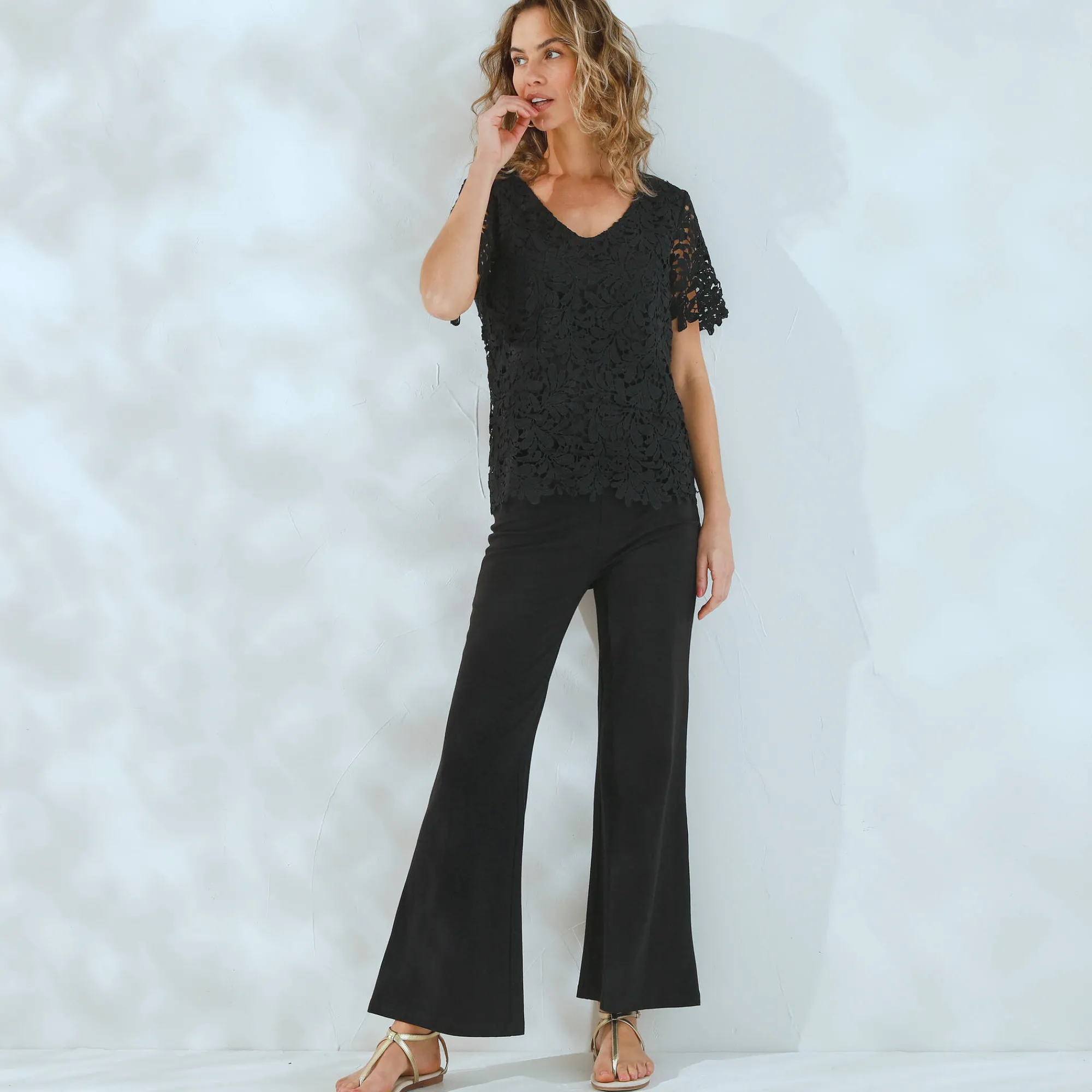 Bloes En Tuniek<Blancheporte Bloes met V-hals, volledig in macramé zwart