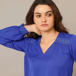 Bloes En Tuniek<Blancheporte Blouse met kanten details, crêpe felblauw