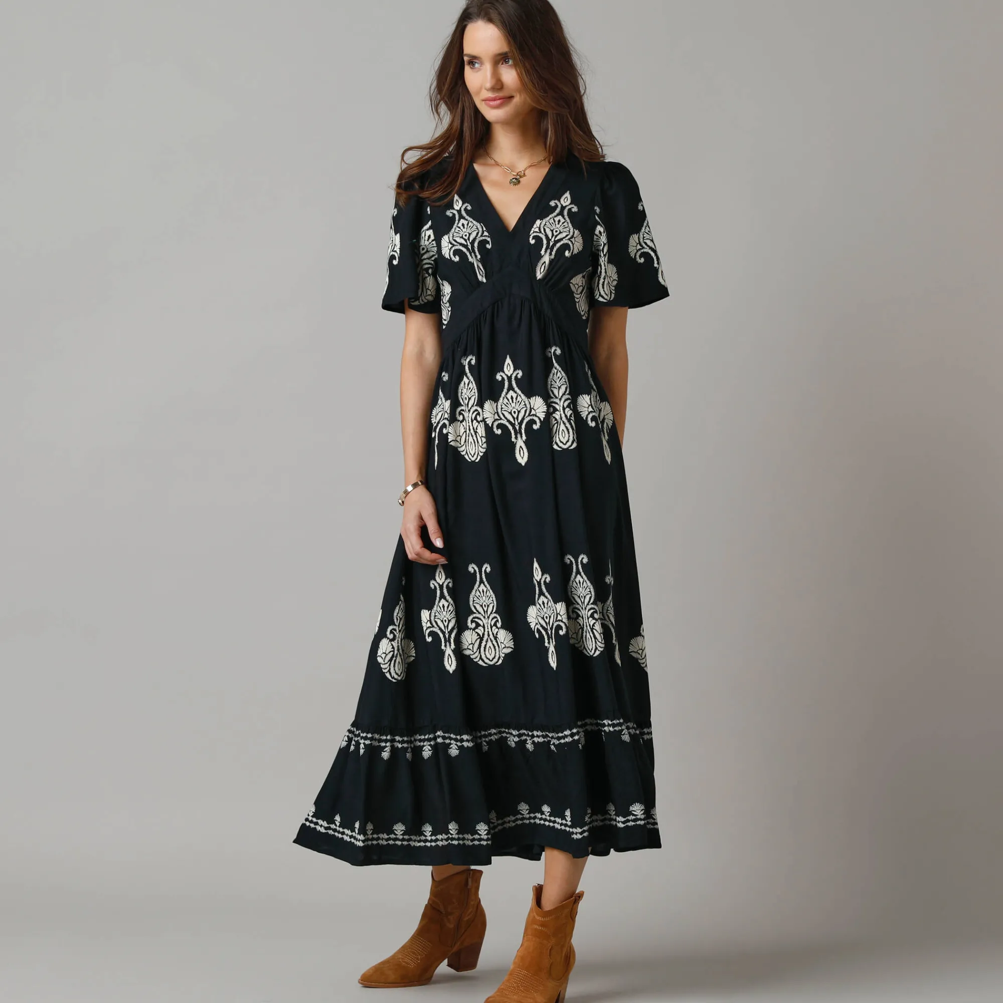 Jurk<Lora Zellini Bohemian lange jurk, print met borduureffect zwart / beige