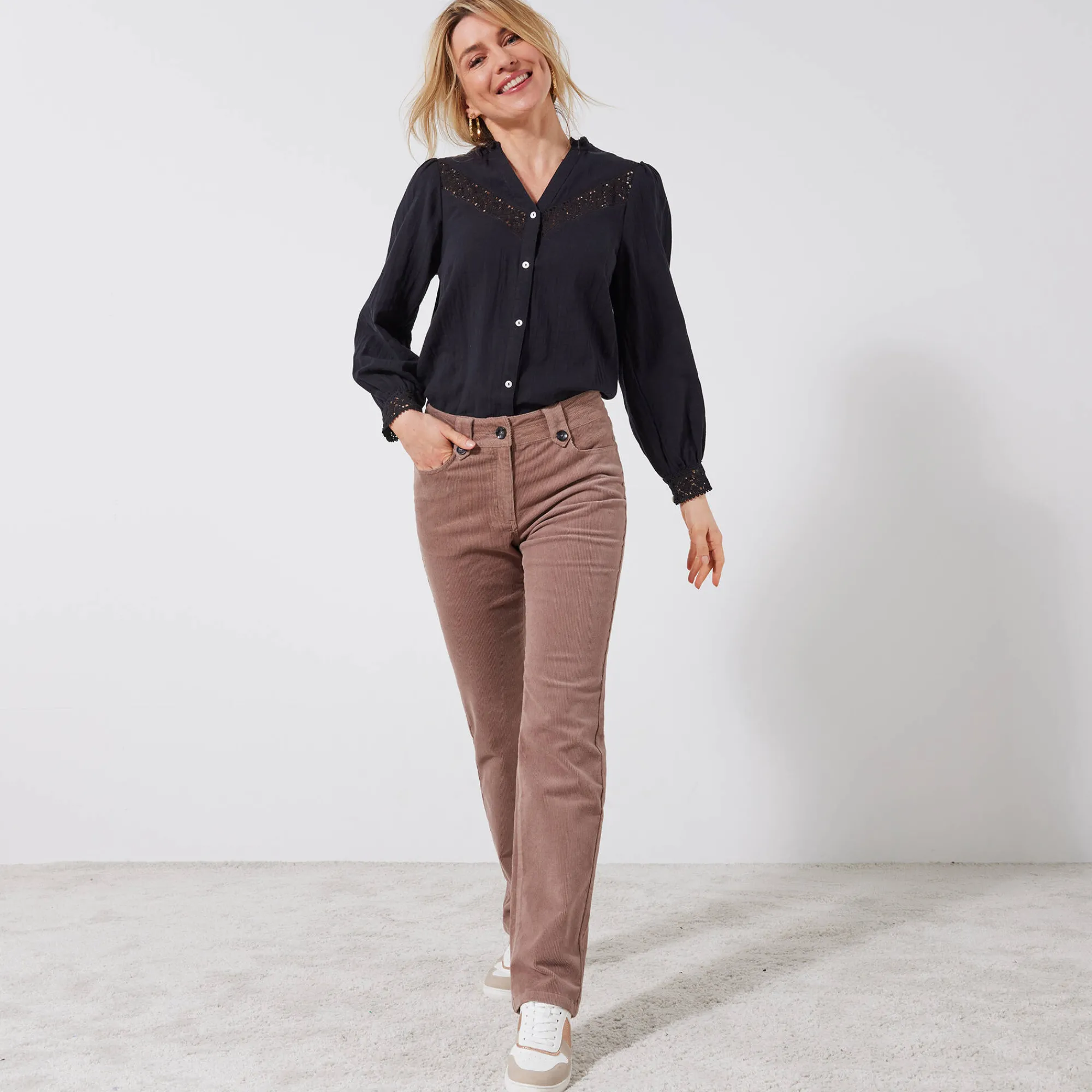 Broek<Blancheporte Broek in ribvelours met recht model taupe