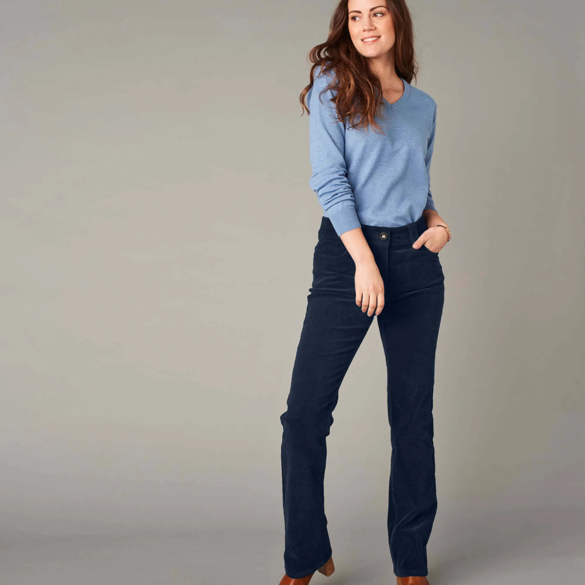 Broek<Blancheporte Broek in ribvelours met recht model marine