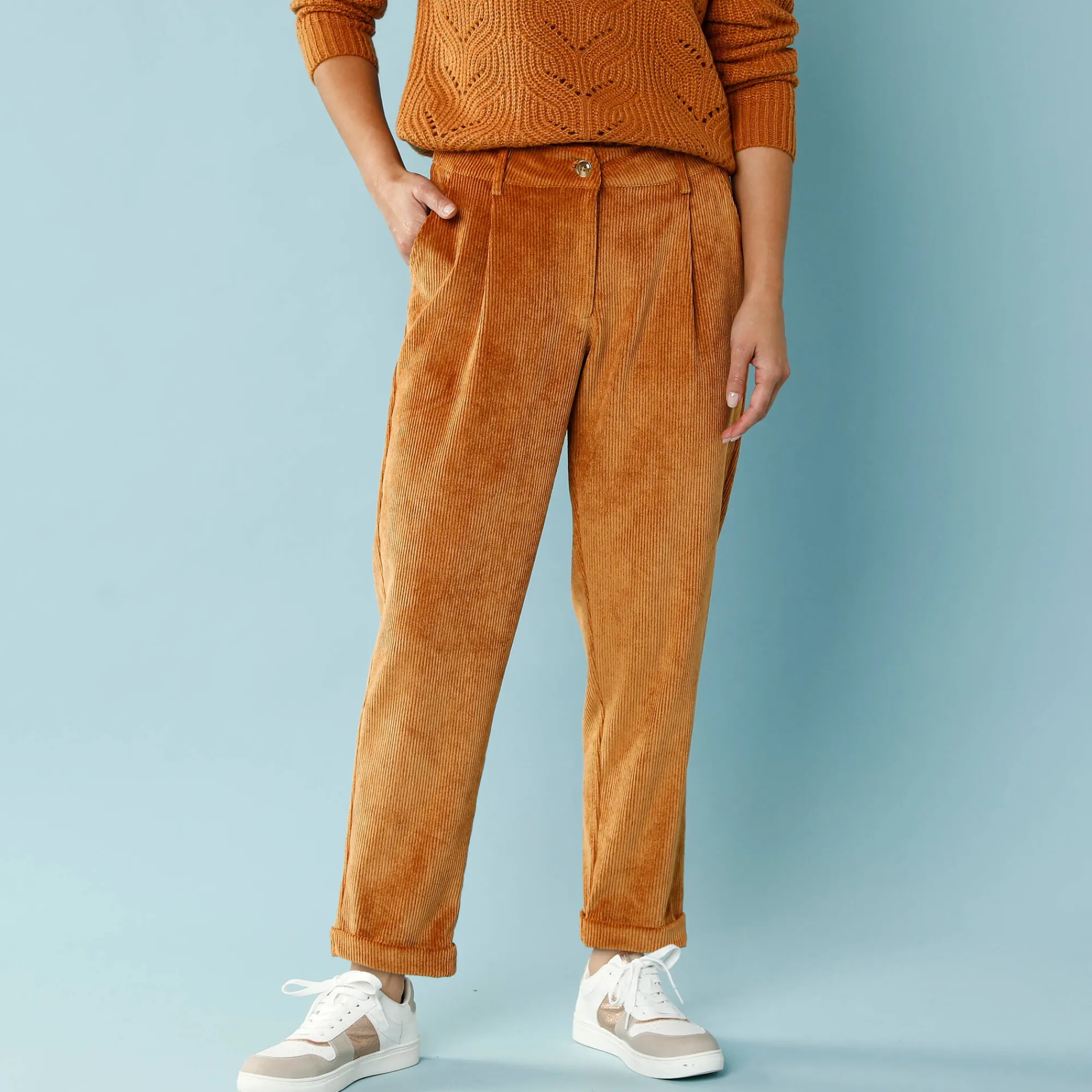 Broek<Blancheporte 7/8-broek in velours, kleine lengtes honing