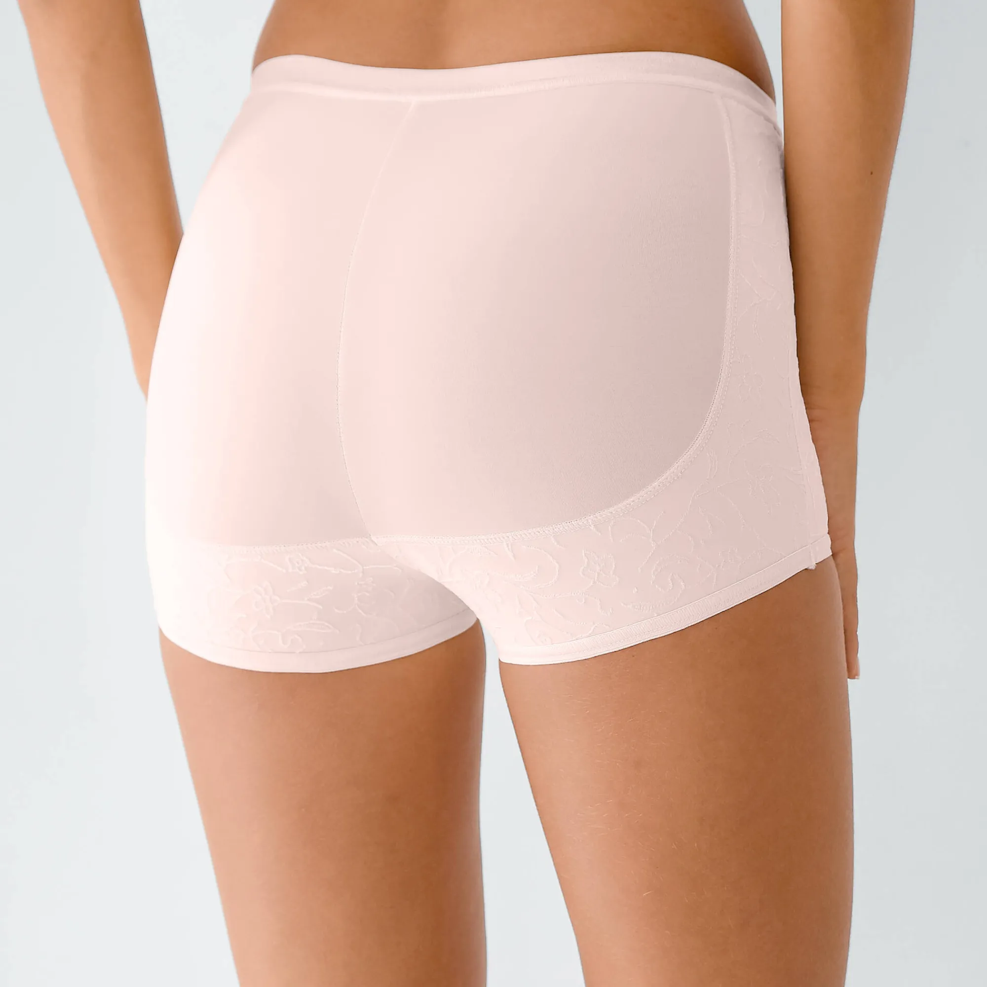 Slip En Shorty<Blancheporte Broekje met dubbel effect - gematigde steun nude
