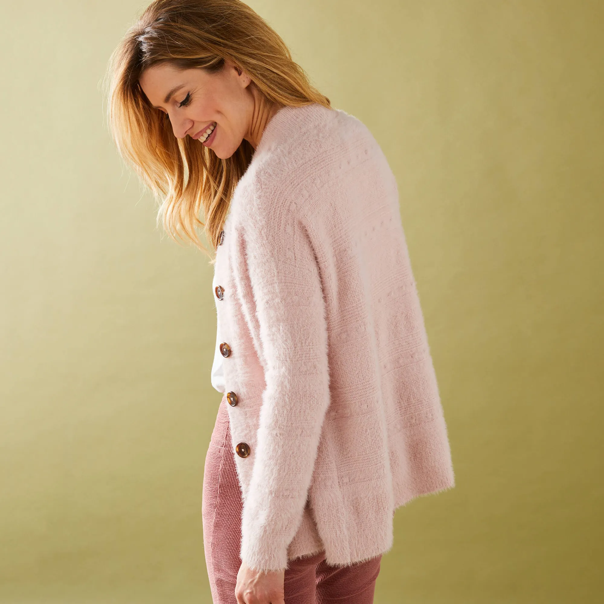 Trui En Vest<Blancheporte Cardigan in harig fantasietricot met knopen poederroze