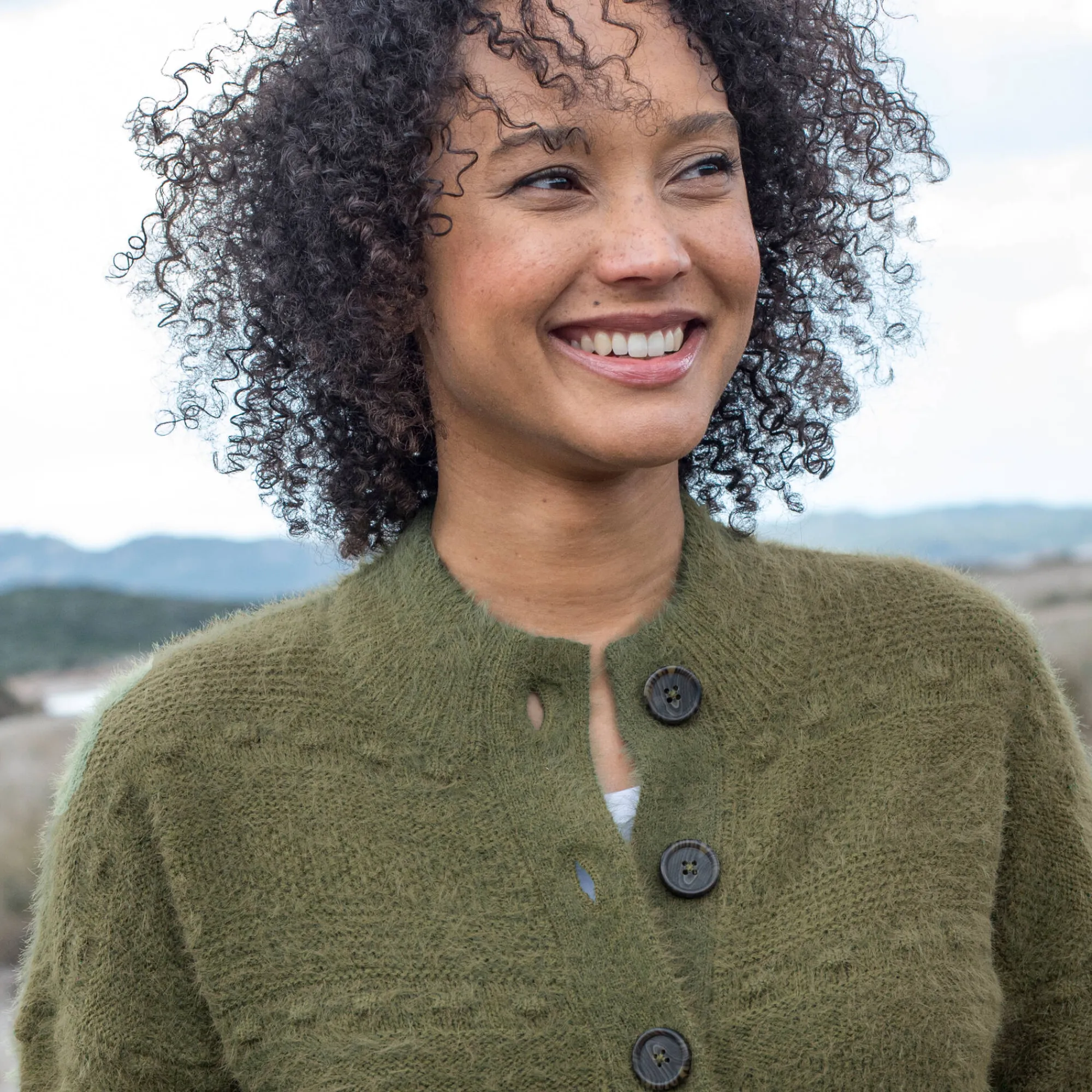 Trui En Vest<Blancheporte Cardigan in harig fantasietricot met knopen lindegroen