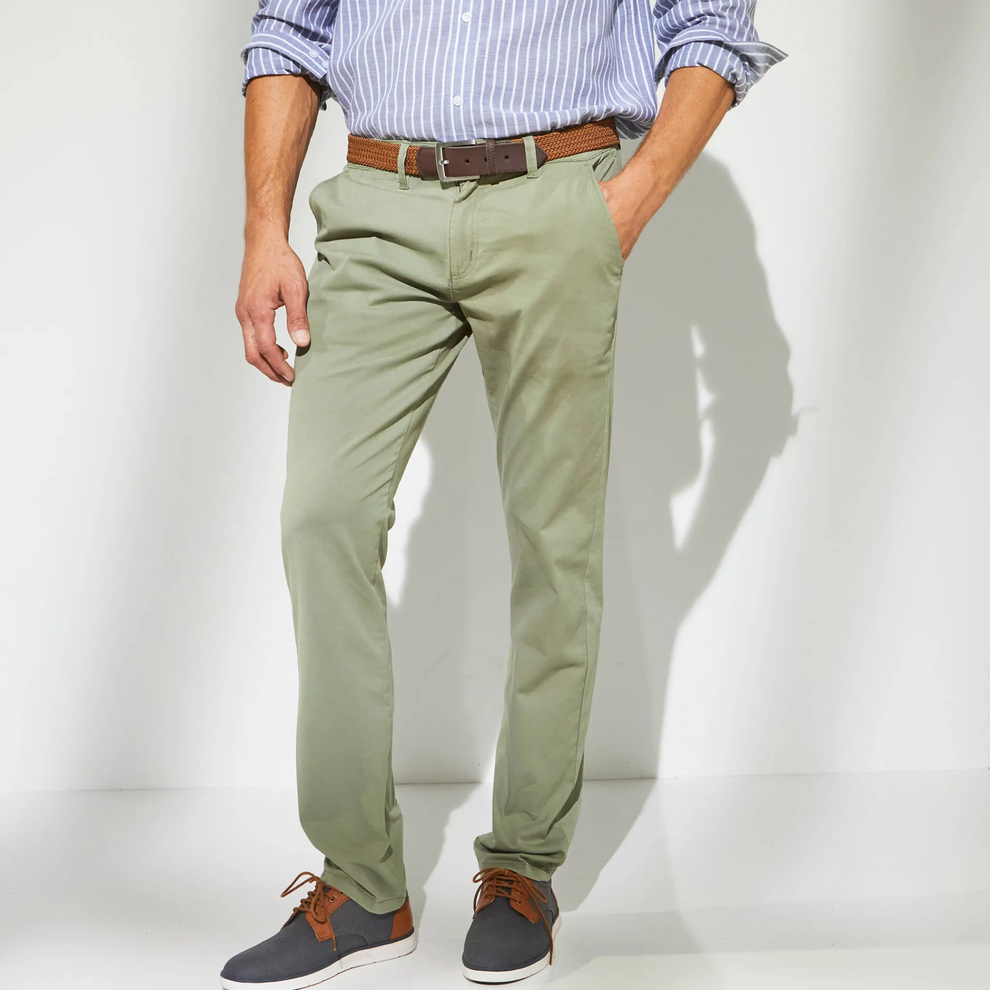 Broek<Blancheporte Chino broek, afgerond onder de buik lichtkaki