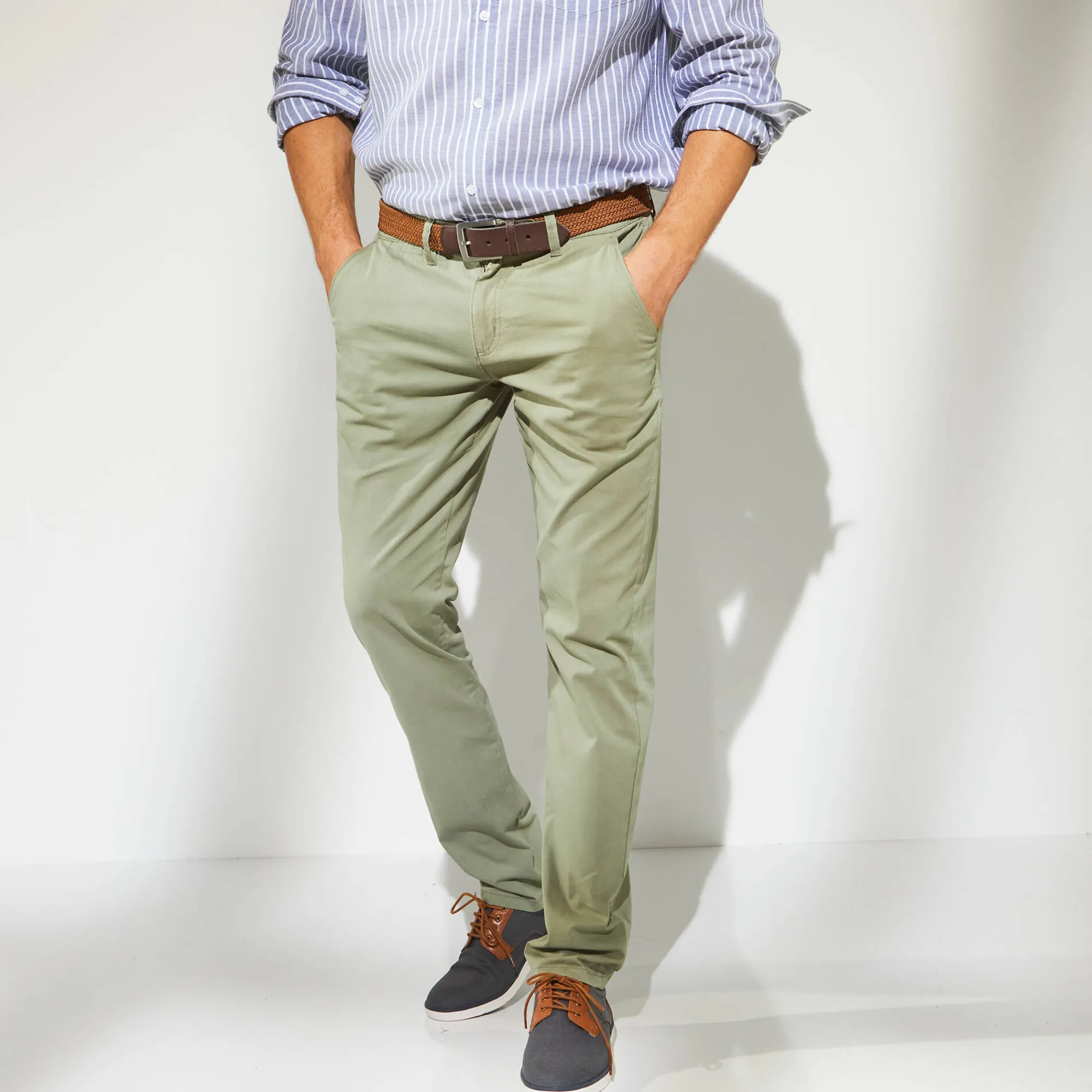 Broek<Blancheporte Chino broek, afgerond onder de buik lichtkaki