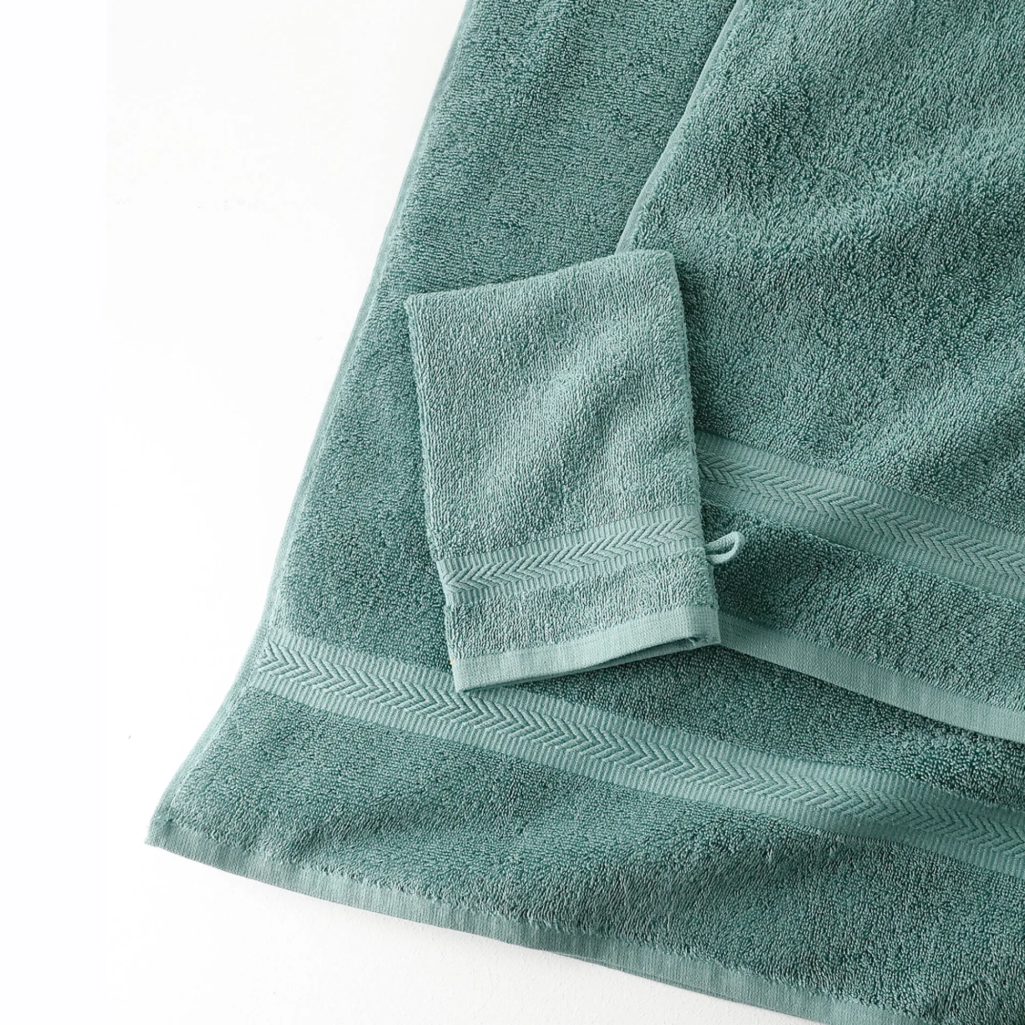 Badhanddoek<Colombine Collectie effen handdoeken 420 g/m2 met zacht comfort eucalyptus