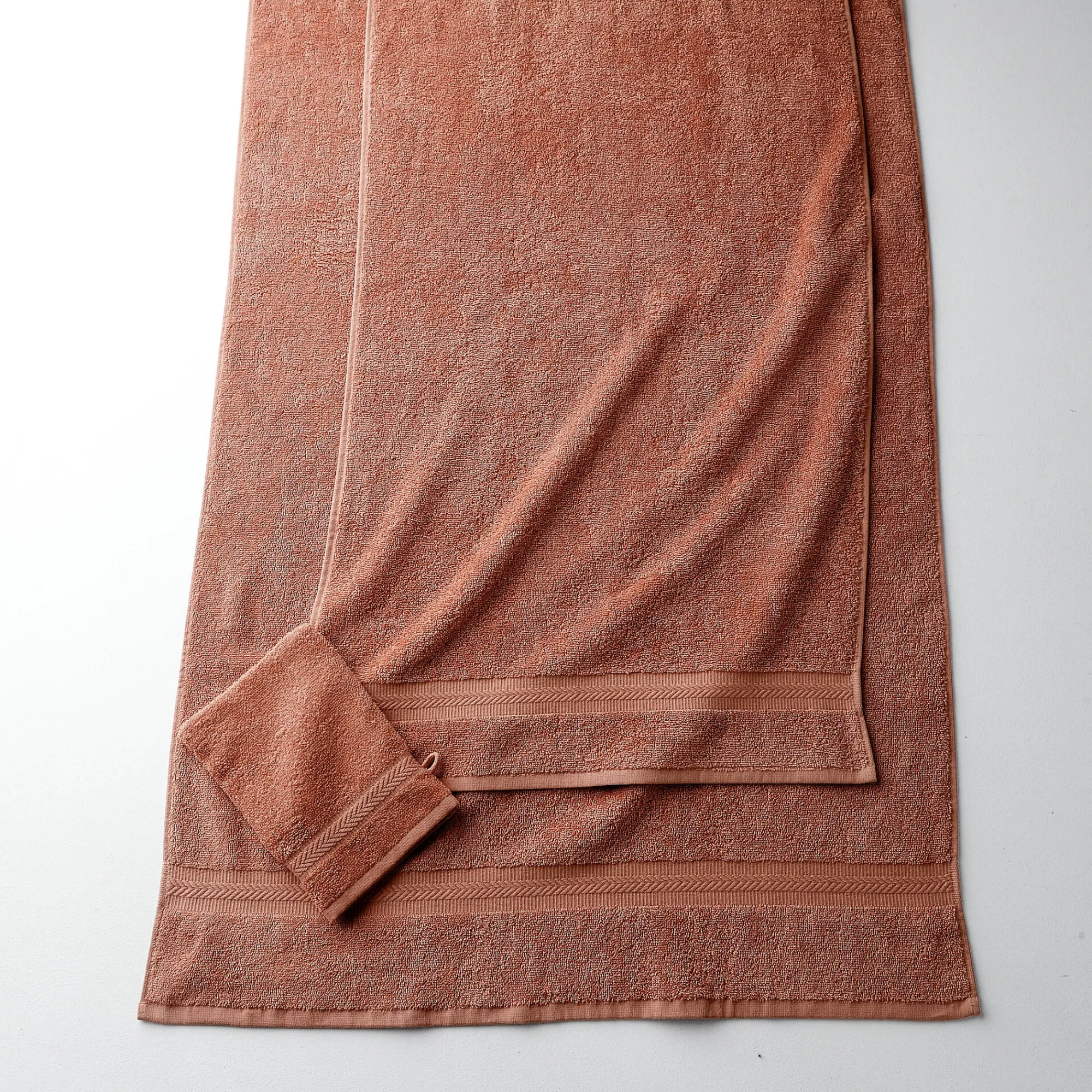 Badhanddoek<Colombine Collectie effen handdoeken 420 g/m2 met zacht comfort kastanje