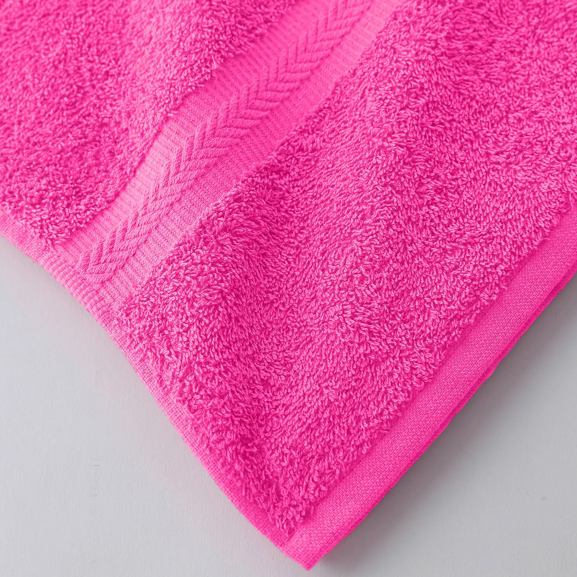 Badhanddoek<Colombine Collectie effen handdoeken 420 g/m2 met zacht comfort fuchsia