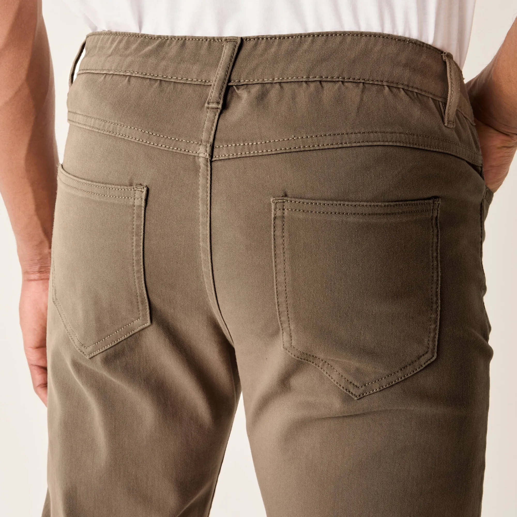Broek<Blancheporte Comfortabele broek met 5 zakken en elastische tailleband, in gabardine - L32 donkerbeige