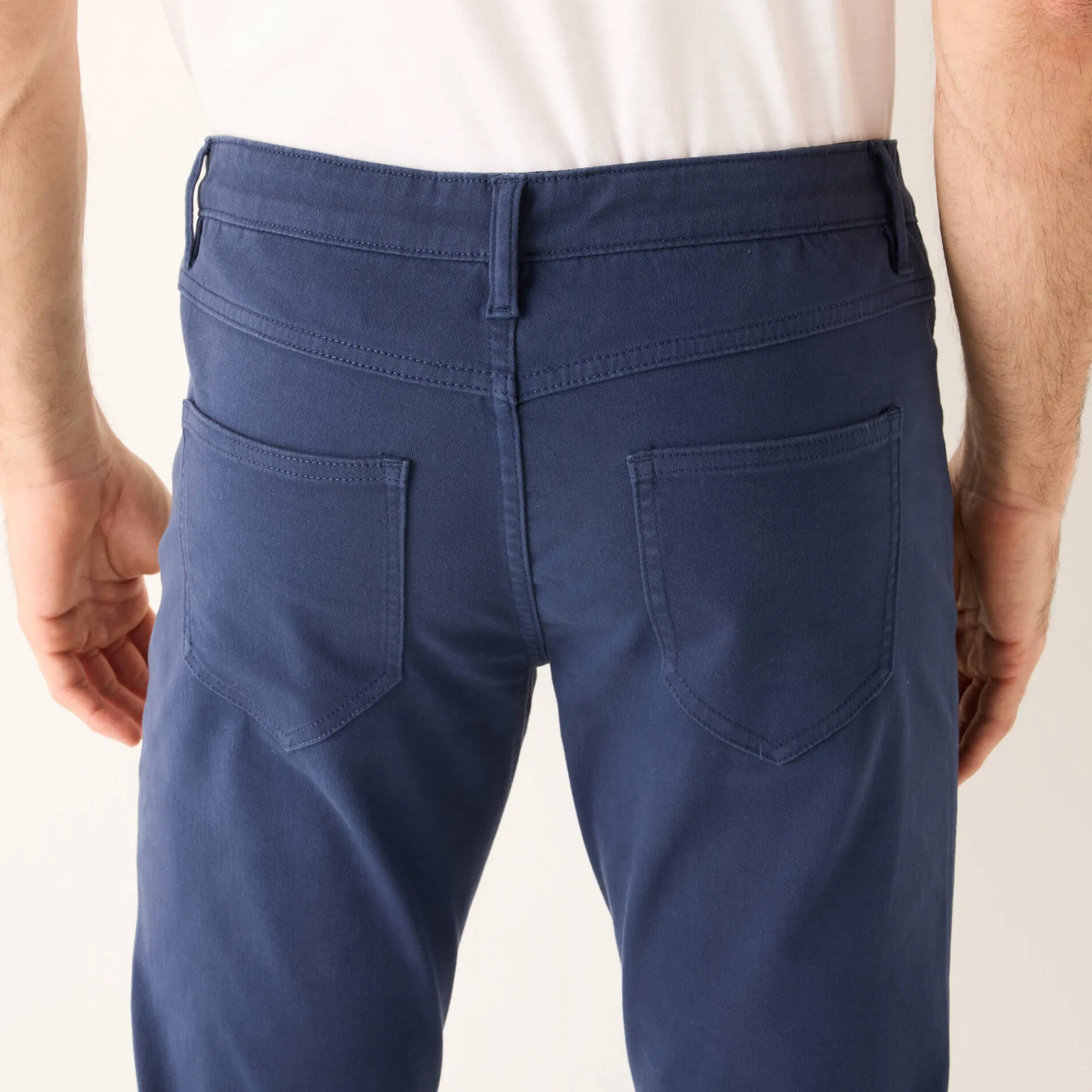 Broek<Blancheporte Comfortabele broek met 5 zakken en elastische tailleband, in gabardine - L30 marine