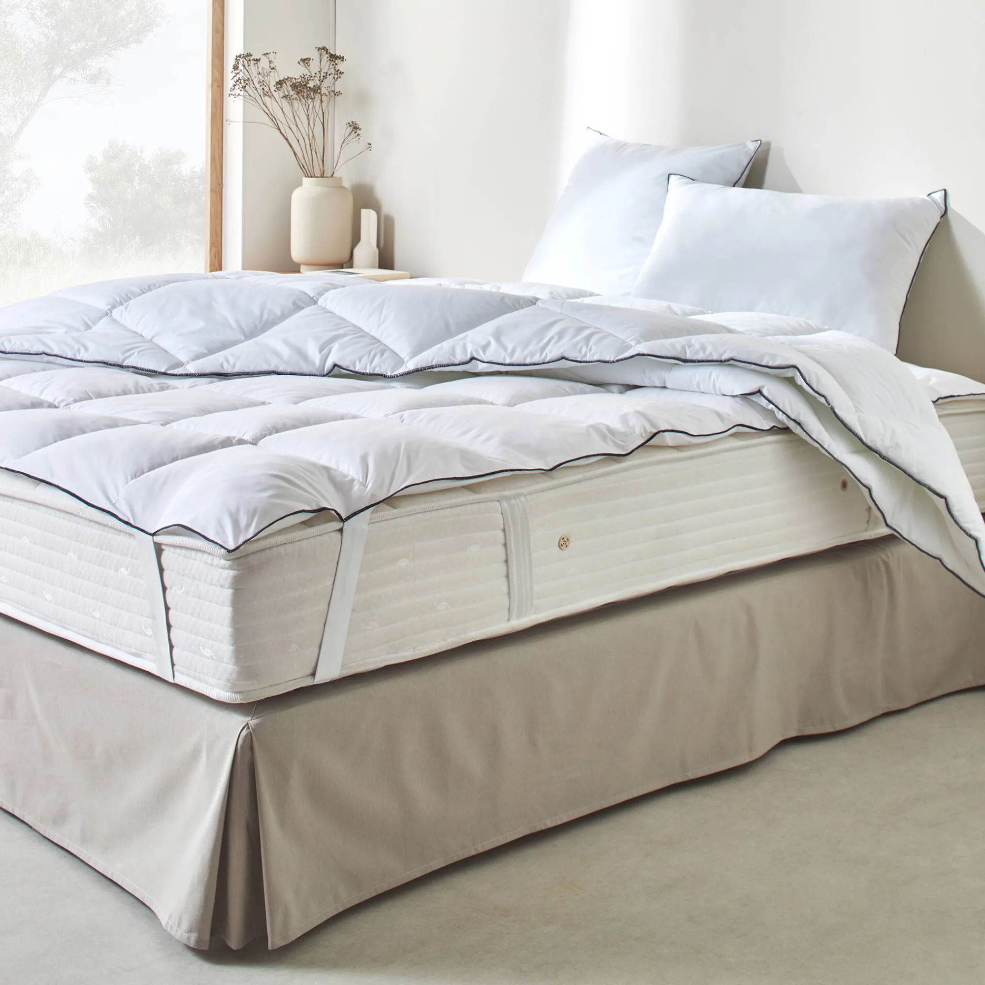 Topdekmatras<EDONA Comfortabele topdekmatras, made in France, 'Timeless' collectie, wit