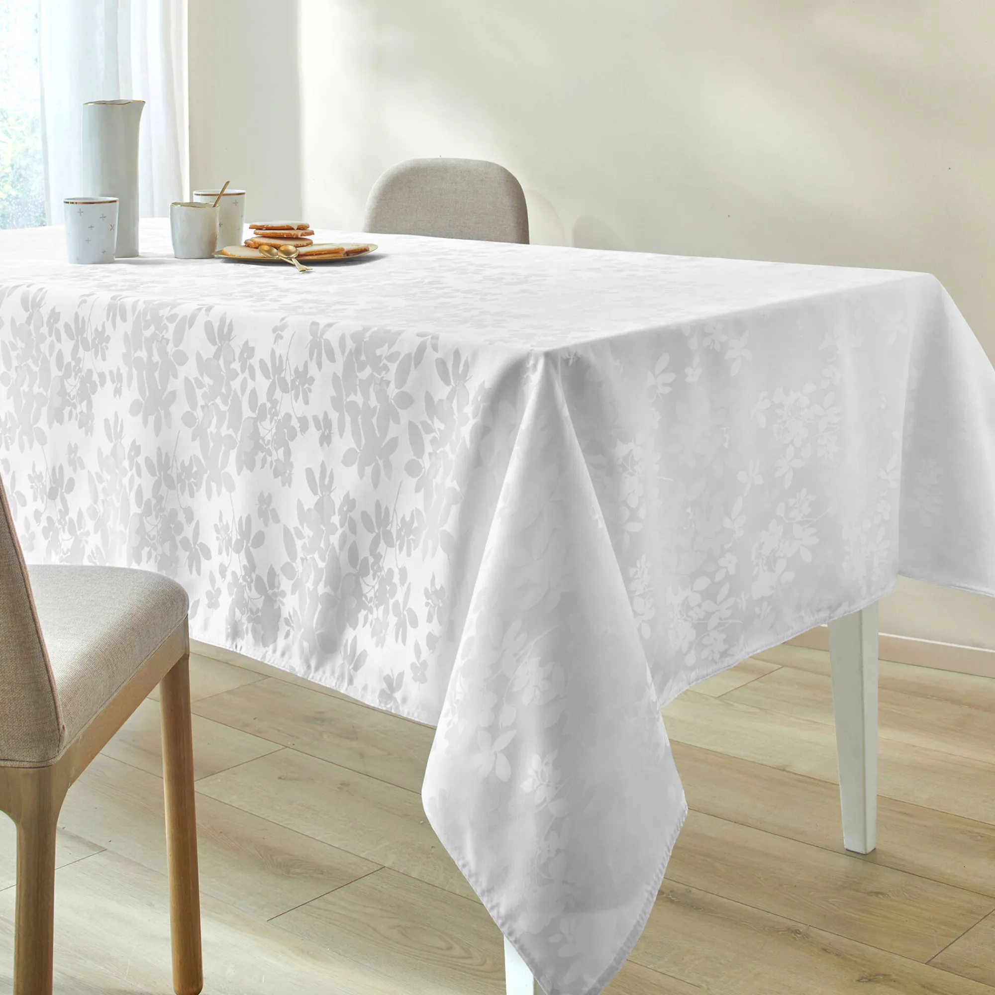 Feesttafel|Tafellaken En Tafelloper<Colombine Damast tafellaken met bladerenprint ® wit