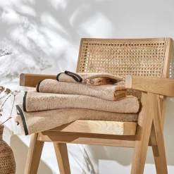 Badhanddoek<Colombine Effen badstof 540g/m2, luxe comfort, 'Timeless' collectie beige