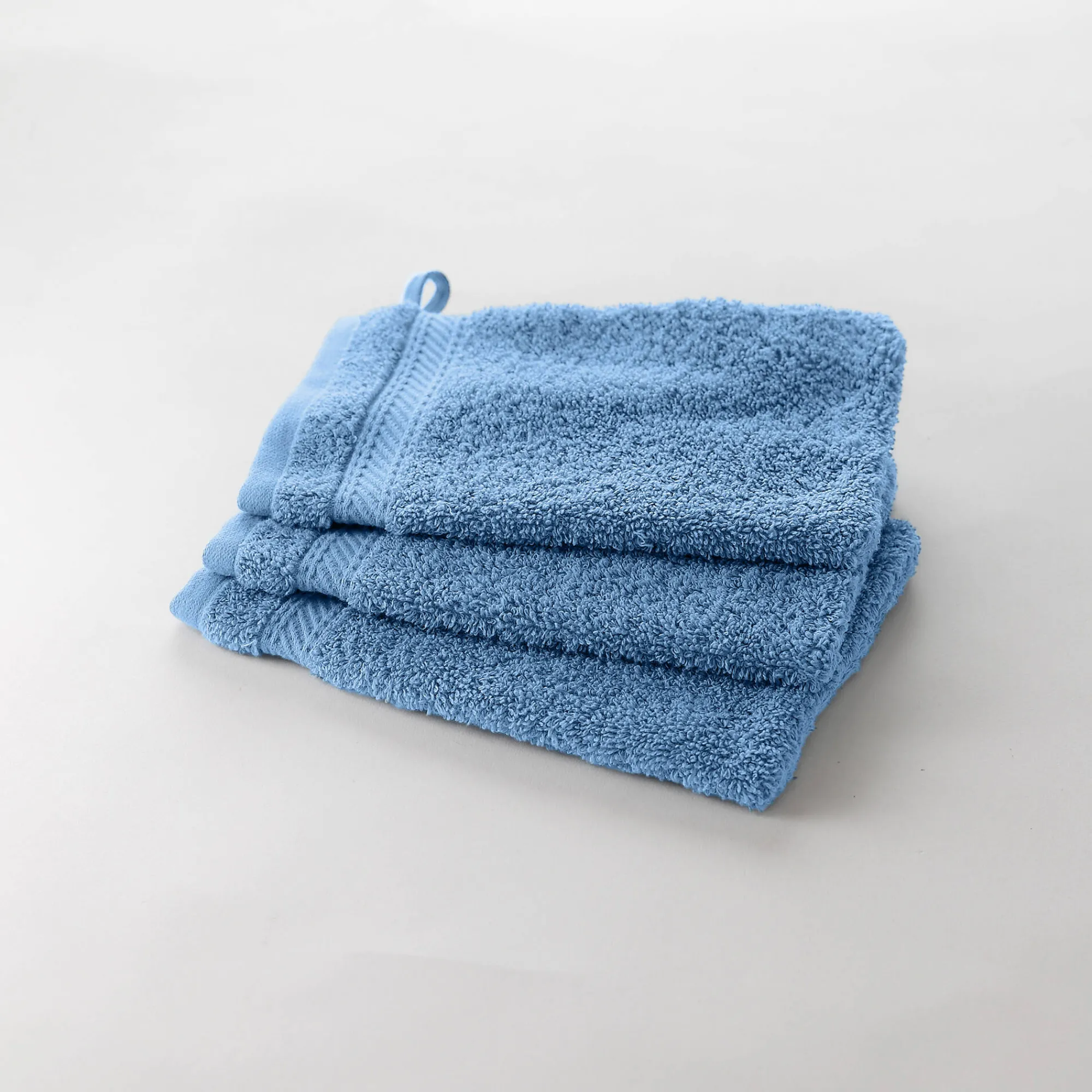 Badhanddoek<Colombine Effen badstof 540g/m2, luxe comfort jeansblauw