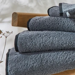 Badhanddoek<Colombine Effen badstof 540g/m2, luxe comfort, 'Timeless' collectie CARBONGRIJS