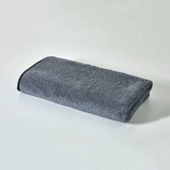 Badhanddoek<Colombine Effen badstof 540g/m2, luxe comfort, 'Timeless' collectie CARBONGRIJS