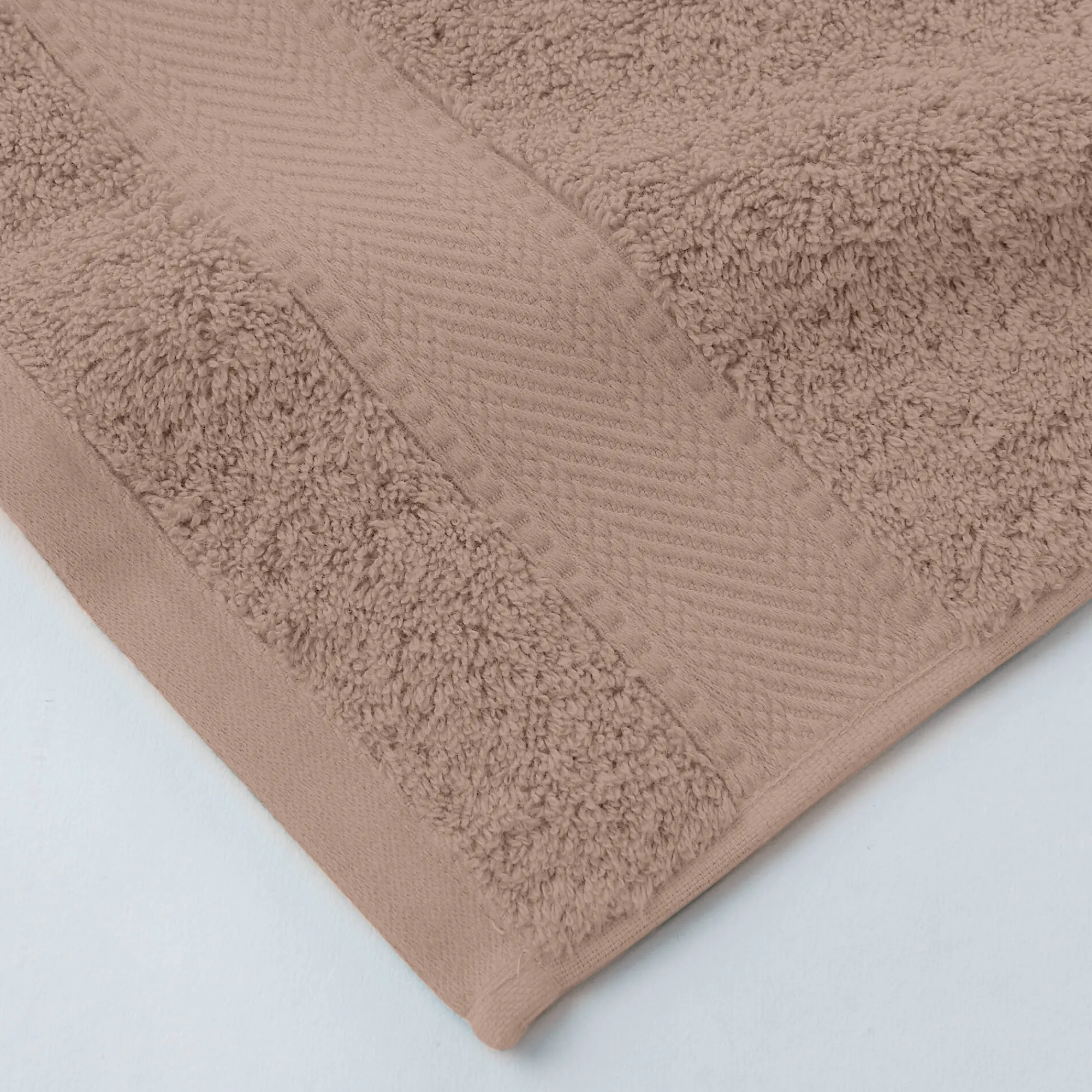 Badhanddoek<Colombine Effen badstof 540g/m2, luxe comfort taupe