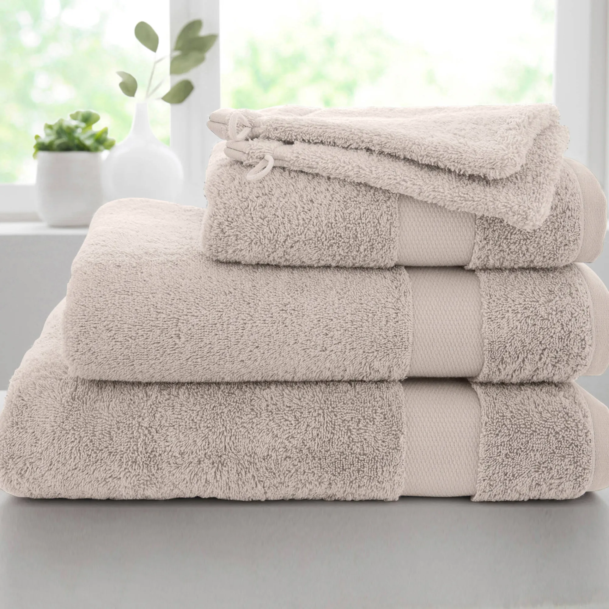 Badhanddoek<Colombine Effen badstof in katoen en modal 500 g/m2 taupe