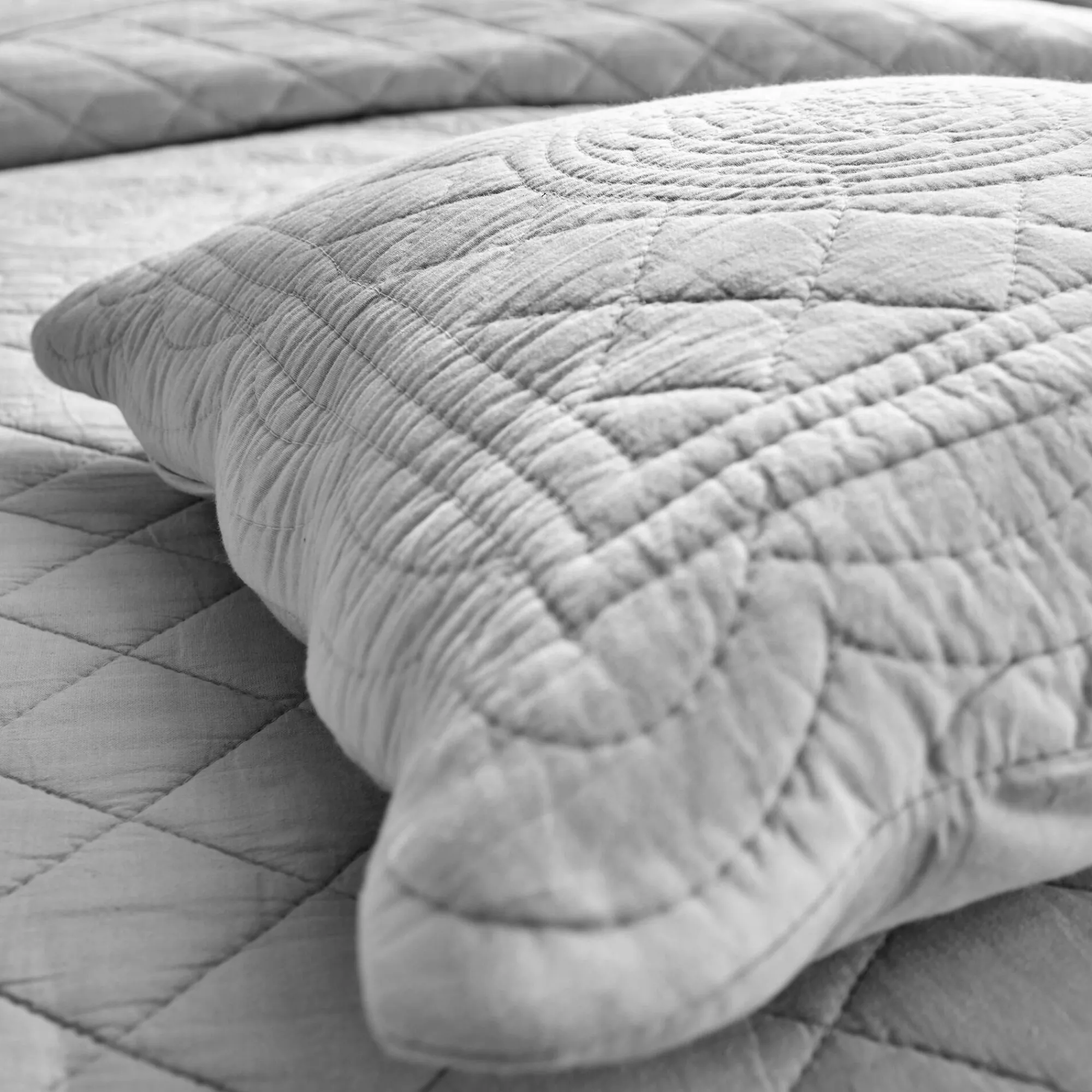Deken En Bedsprei|Deken, Boutis En Bedsprei<Colombine Effen bedsprei in boutisstijl Cassandre parelgrijs