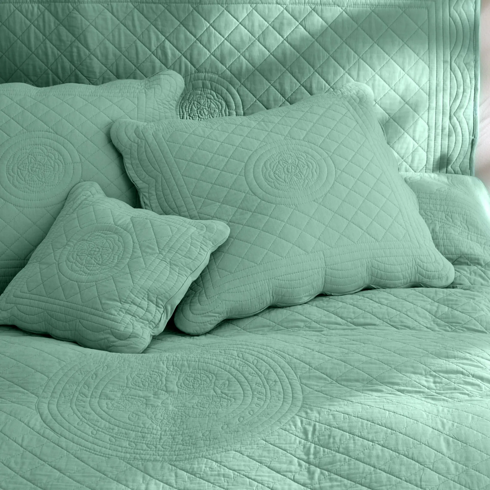 Deken En Bedsprei|Deken, Boutis En Bedsprei<Colombine Effen bedsprei in boutisstijl Cassandre groen