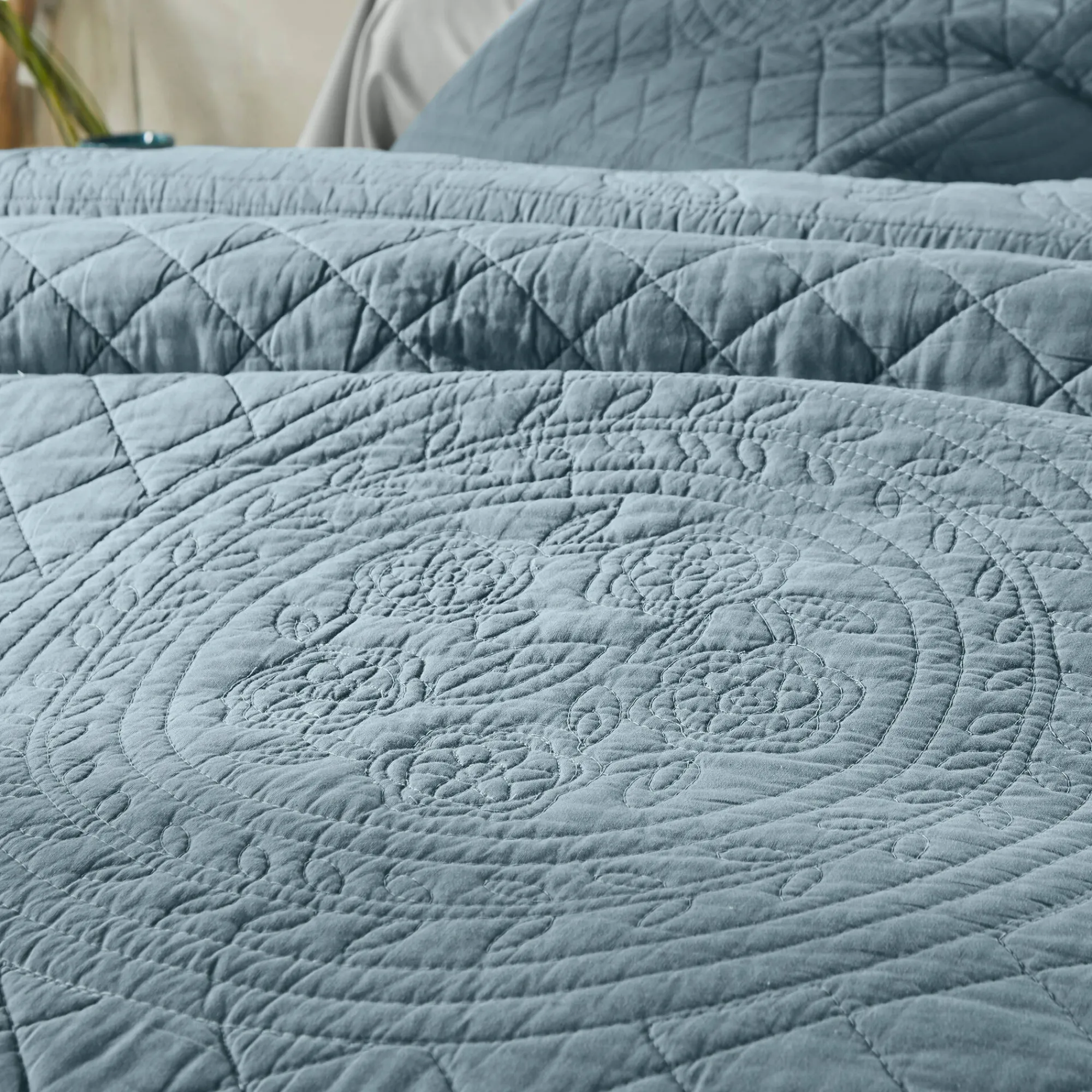 Deken En Bedsprei|Deken, Boutis En Bedsprei<Colombine Effen bedsprei in boutisstijl Cassandre grijsblauw