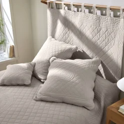 Deken En Bedsprei|Deken, Boutis En Bedsprei<Colombine Effen bedsprei in boutisstijl Cassandre beige