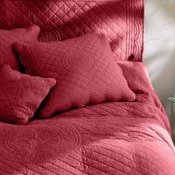 Deken En Bedsprei|Deken, Boutis En Bedsprei<Colombine Effen bedsprei in boutisstijl Cassandre kersenrood