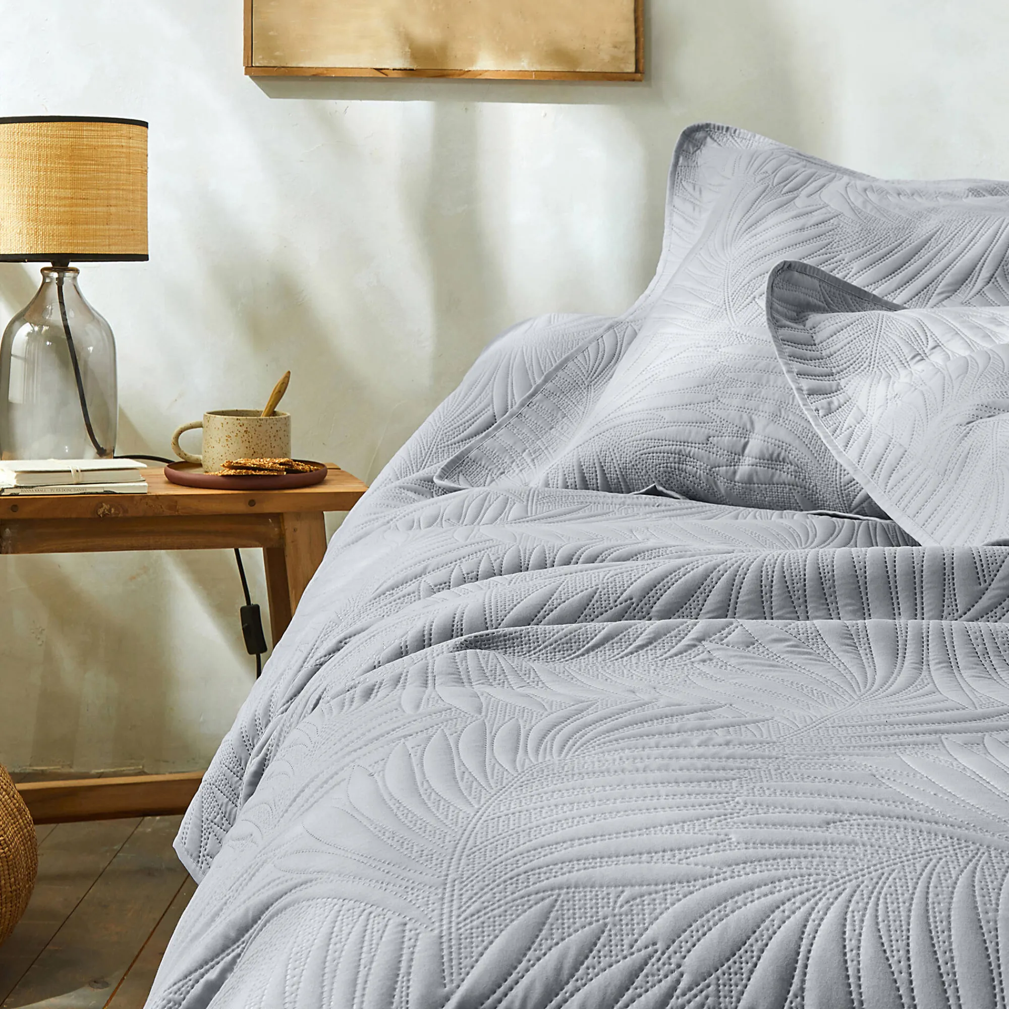 Deken En Bedsprei|Deken, Boutis En Bedsprei<Blancheporte Effen, gematelasseerd deken met 'bladeren' print in reliëf parelgrijs
