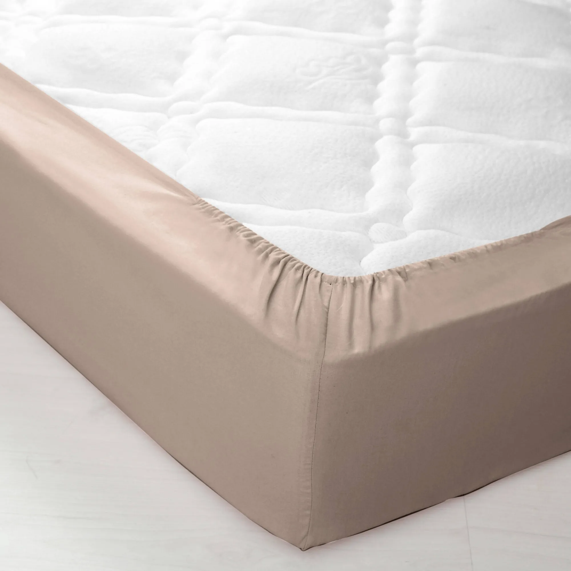 Hoeslaken<Colombine Effen hoeslaken in polyester-katoen, hoekdiepte 32 cm grijsbeige