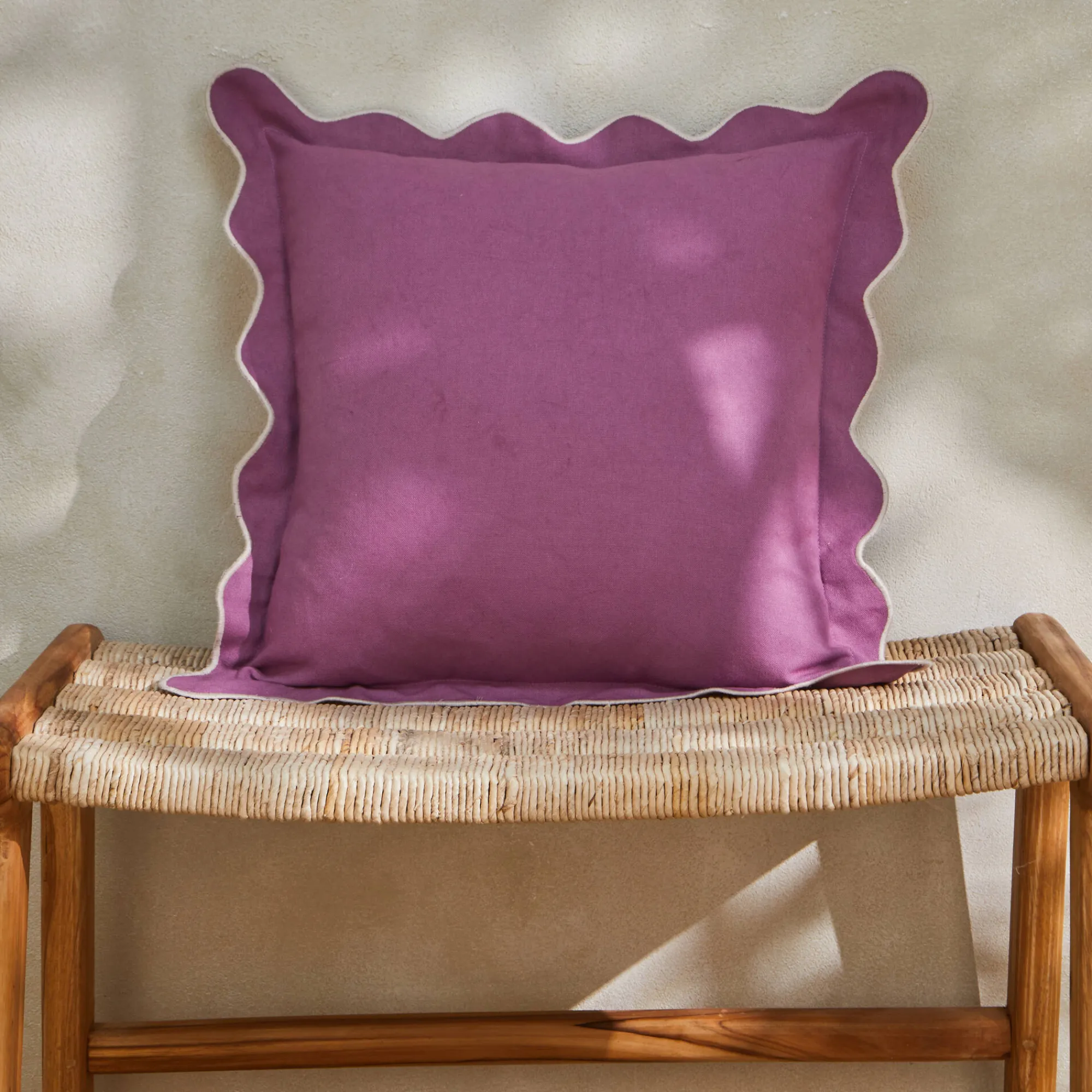 Kussen<Blancheporte Effen kussen in katoen, afgewerkt met feston mauve