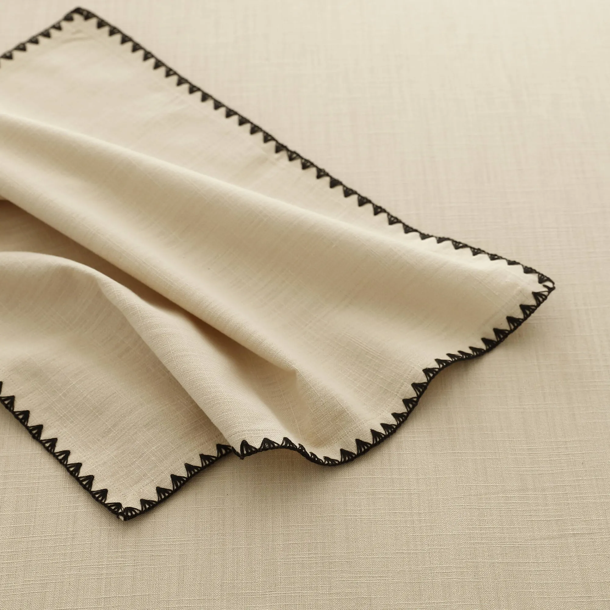 Tafellaken En Tafelloper<Blancheporte Effen tafellaken in katoen, met fantasieafwerking naturel