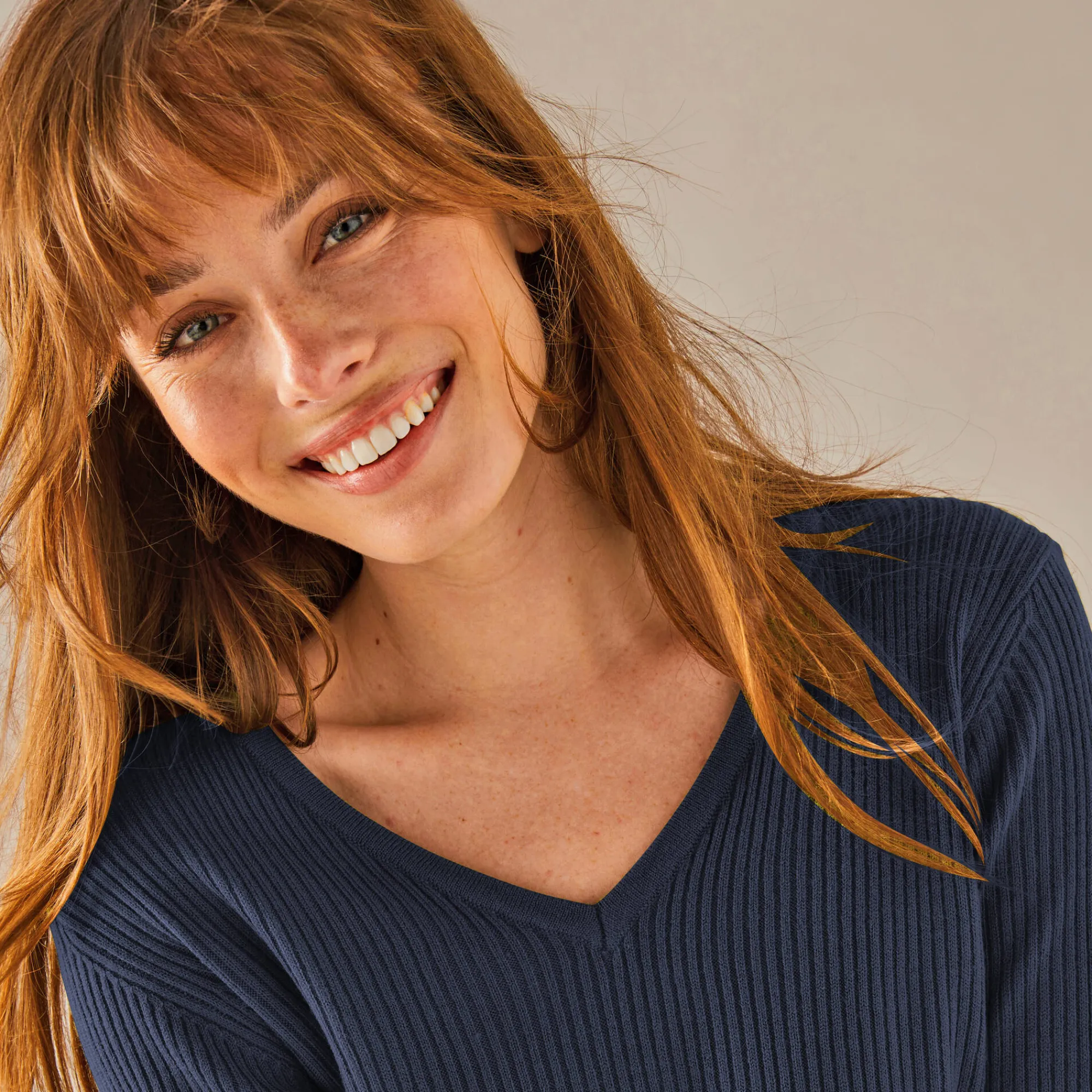 Trui En Vest<Blancheporte Effen trui in ribbeltricot met V-hals marine