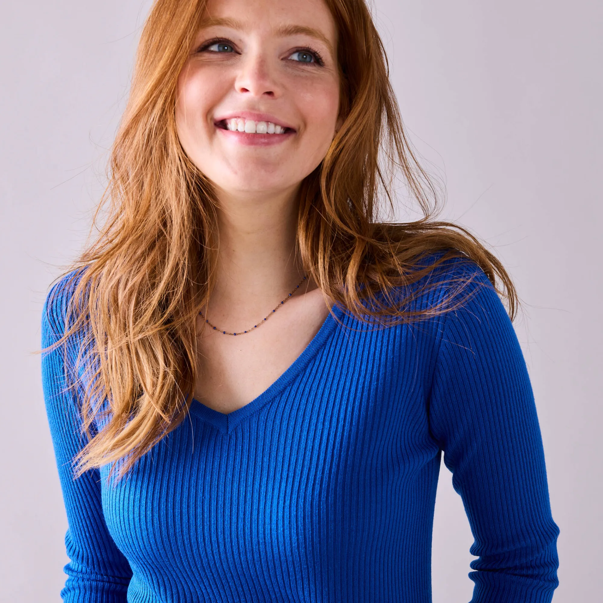 Trui En Vest<Blancheporte Effen trui in ribbeltricot met V-hals felblauw