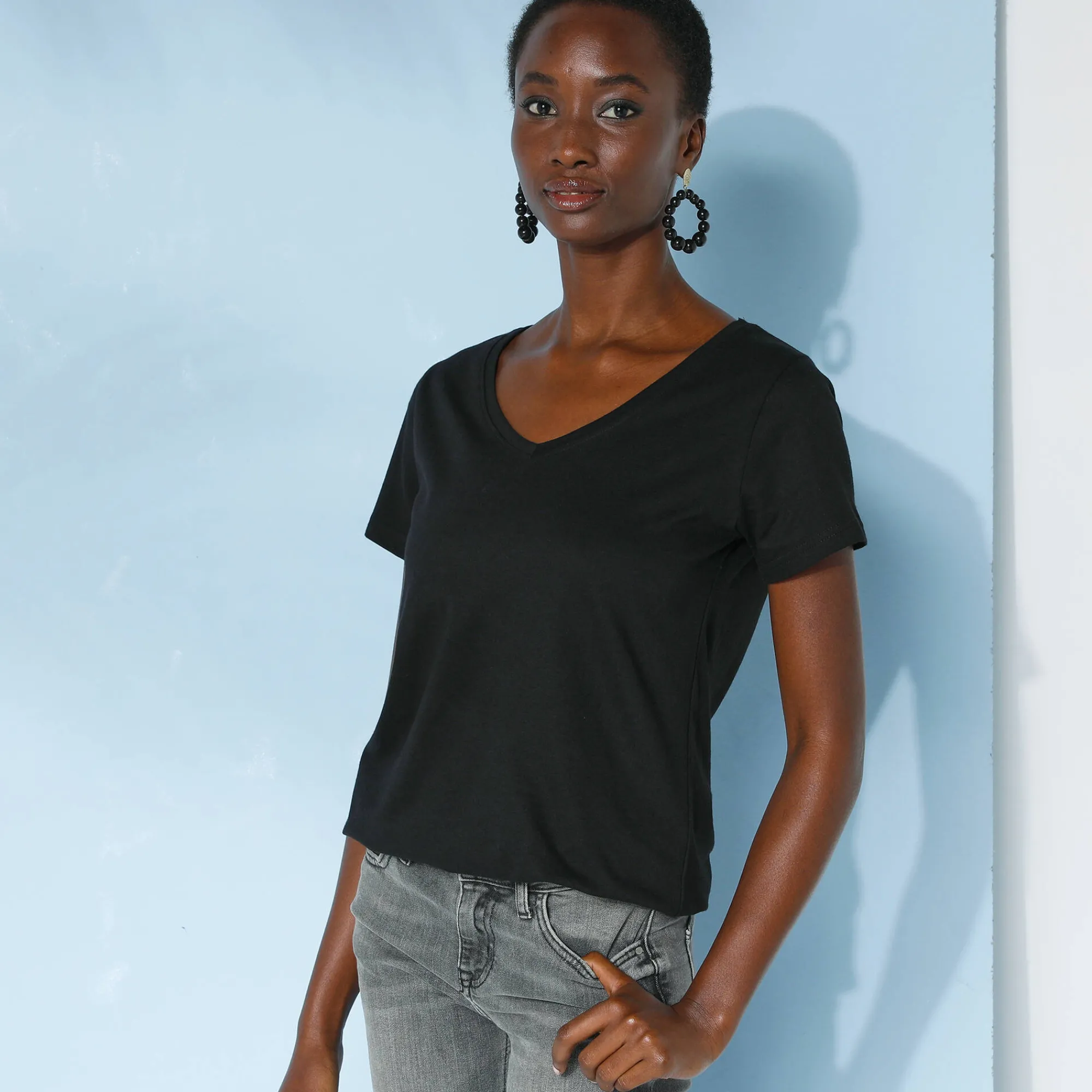 T-Shirt En Topje<Blancheporte Effen T-shirt met V-hals en korte mouwen, katoen zwart