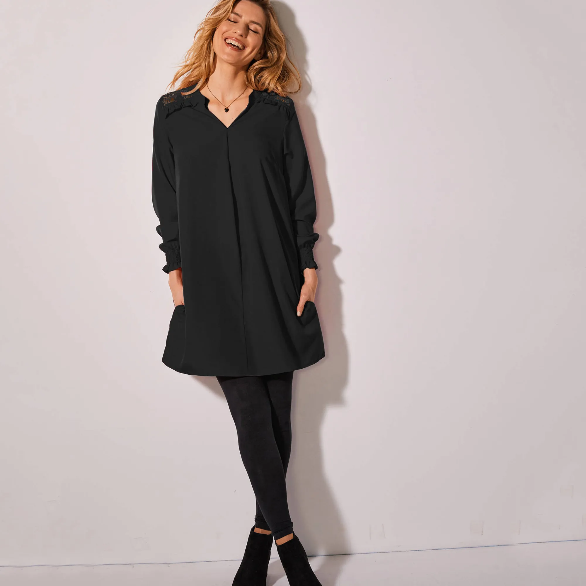 Feestoutfits Dames|Bloes En Tuniek<Blancheporte Effen tuniek met kant en lange mouwen zwart