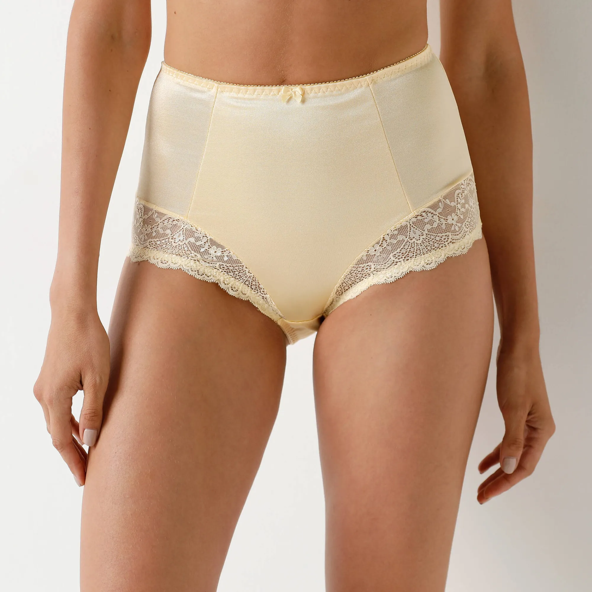 Slip En Shorty<Confidence Lingerie Gaineslip in glanstricot en kant Salford - set van 2 geel + abrikoos