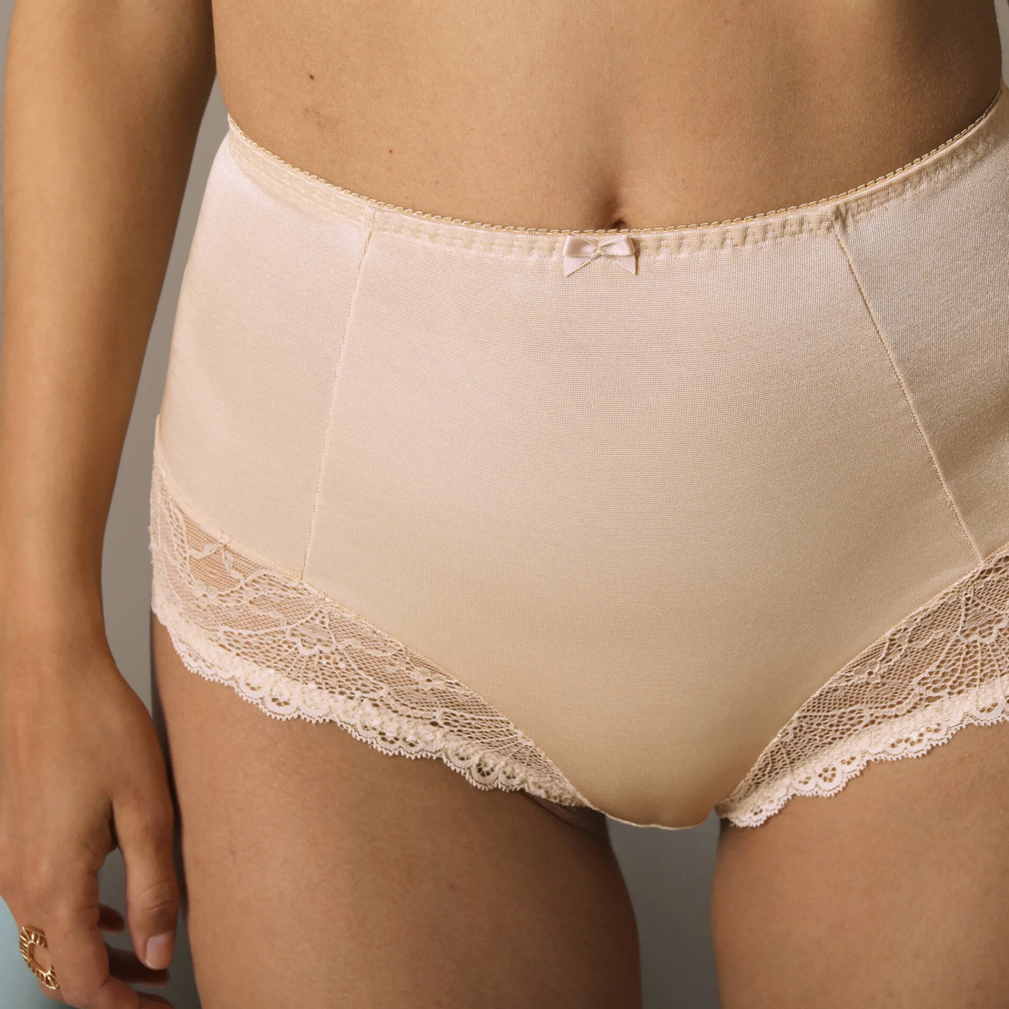 Slip En Shorty<Confidence Lingerie Gaineslip in glanstricot en kant Salford - set van 2 schelpen + granaatrood