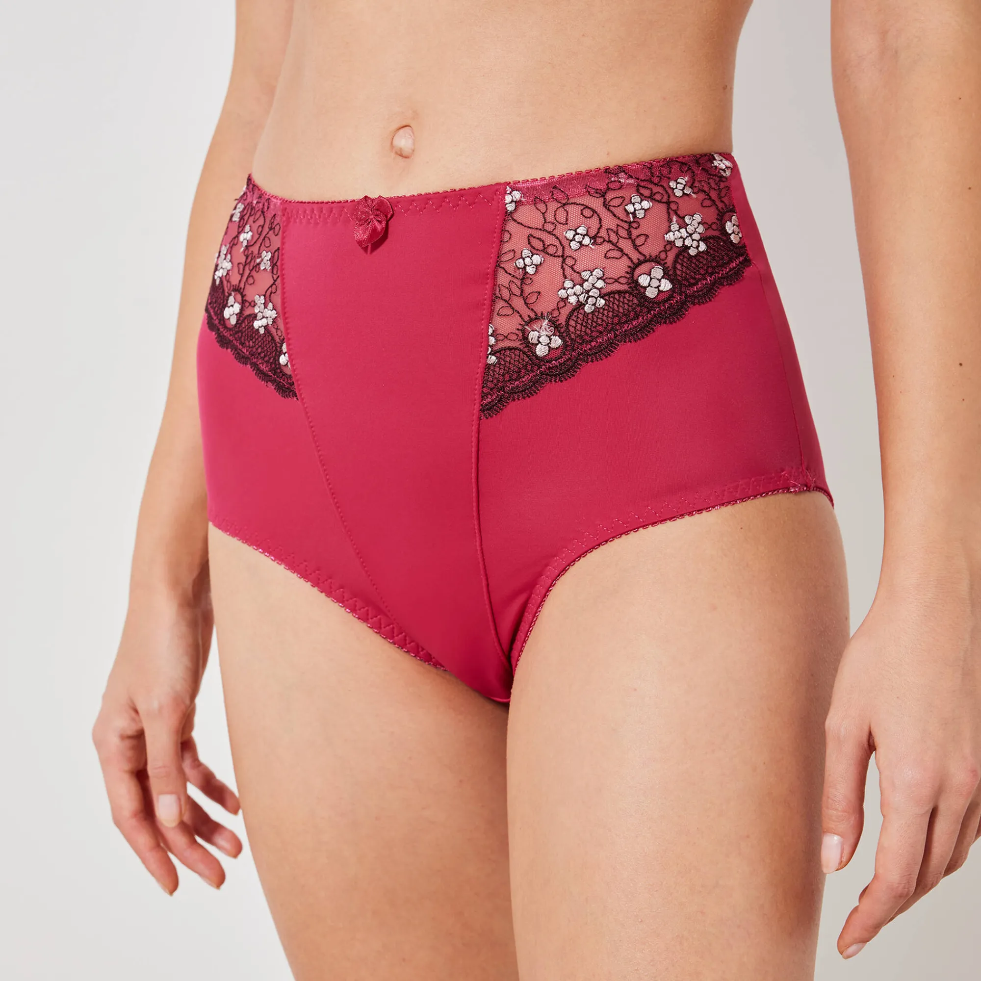 Slip En Shorty<Confidence Lingerie Gaineslip in microvezel en geborduurde tule Caminata kersenrood