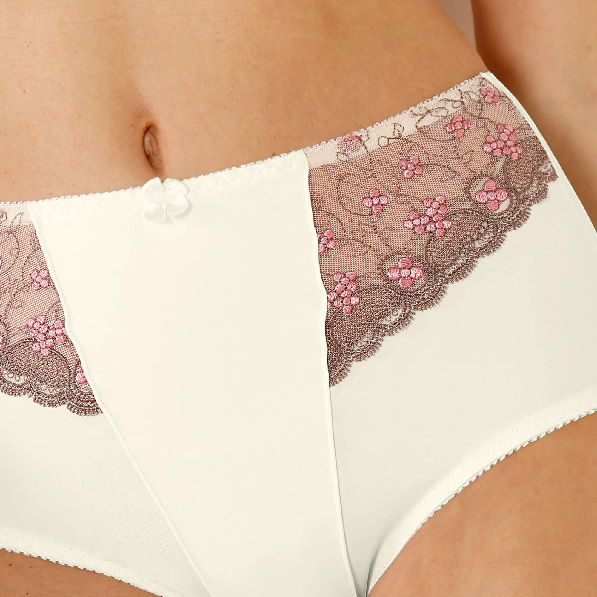 Feestelijke Lingerie|Slip En Shorty<Confidence Lingerie Gaineslip in microvezel en geborduurde tule Caminata ivoorkleur