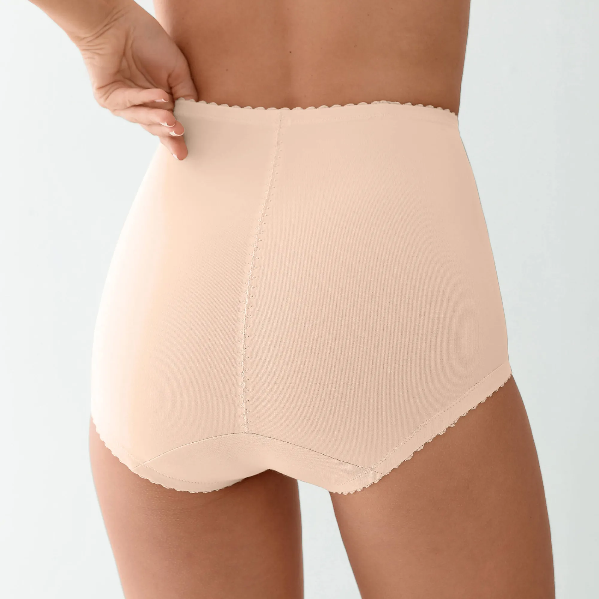 Slip En Shorty<Playtex Gaineslip Incroyable - intense steun beige