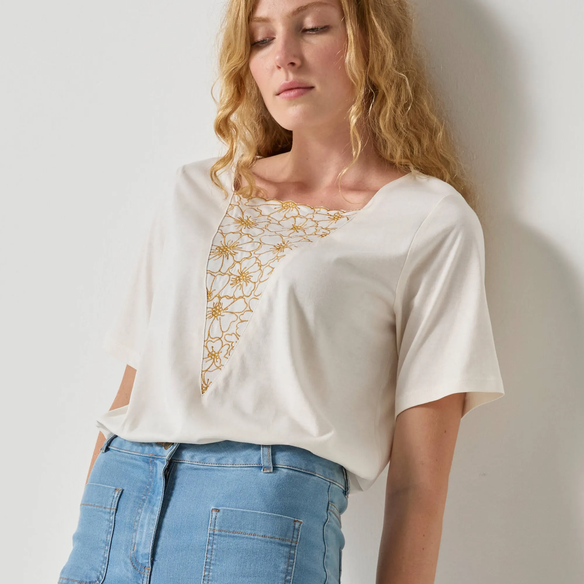 T-Shirt En Topje<Blancheporte Geborduurd boxy T-shirt, korte wijde mouwen ecru