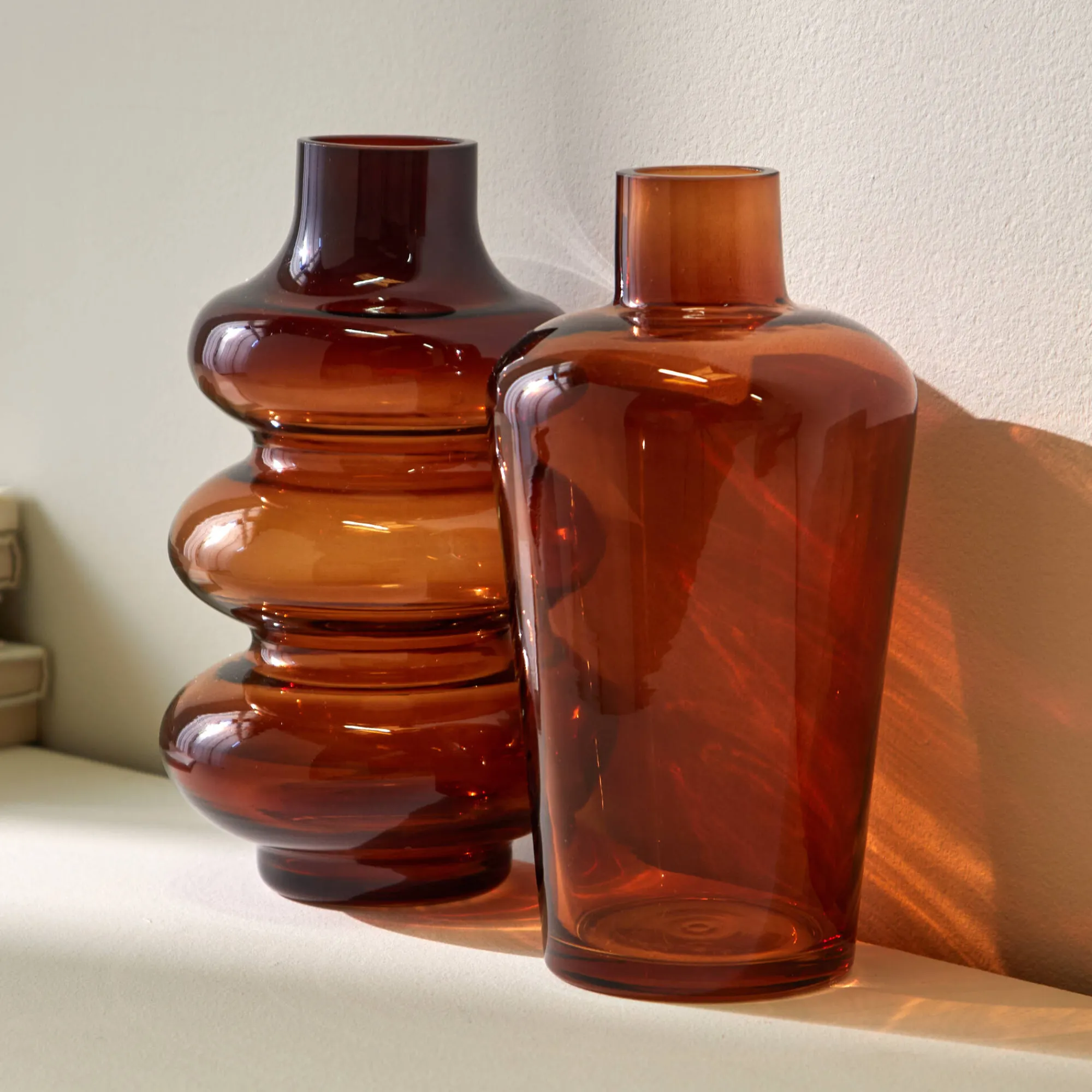 Decoratieartikel<Blancheporte Gegolfde vaas in kleurig glas amber