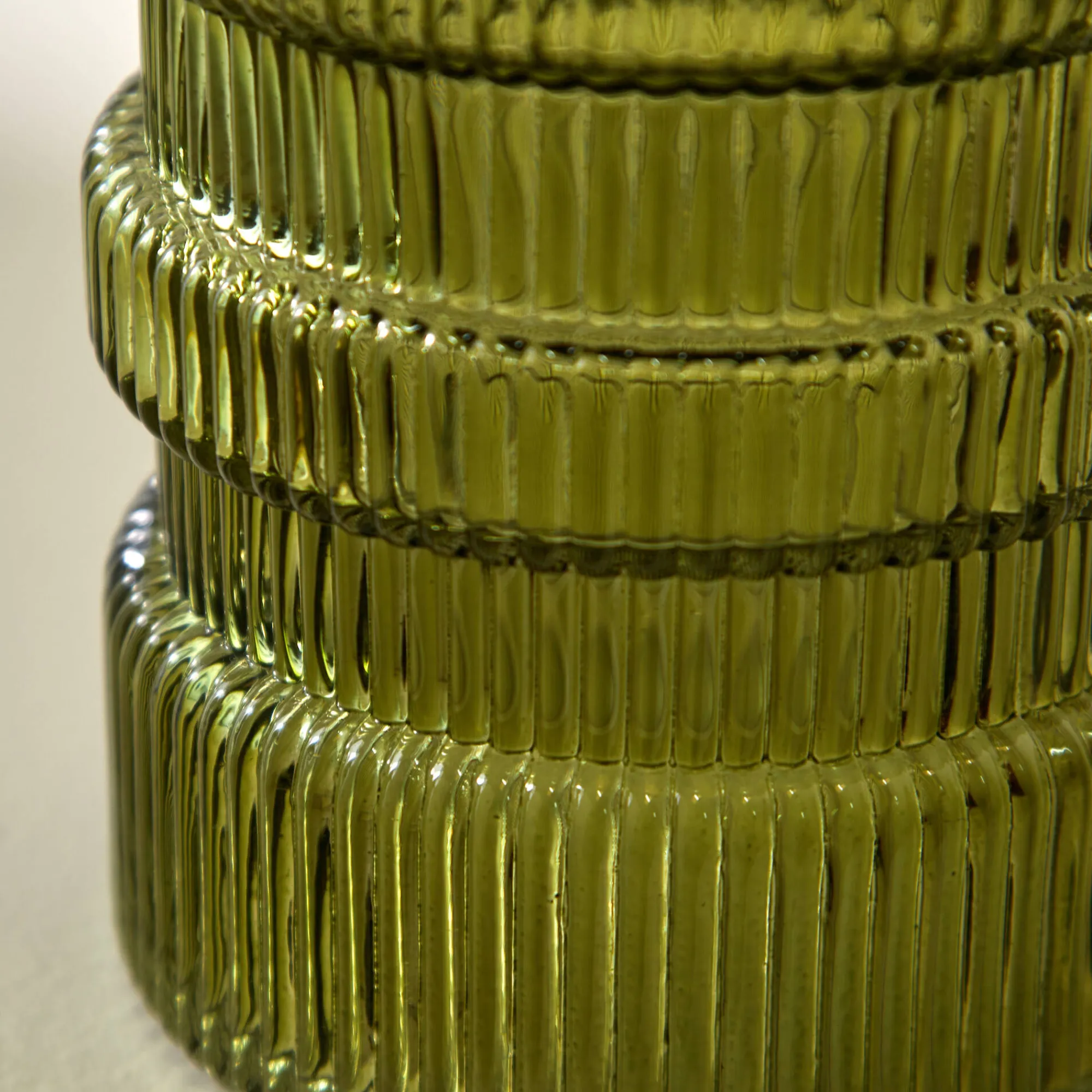 Feestdecoratie|Decoratieartikel<Blancheporte Gegroefde vaas in glas groen